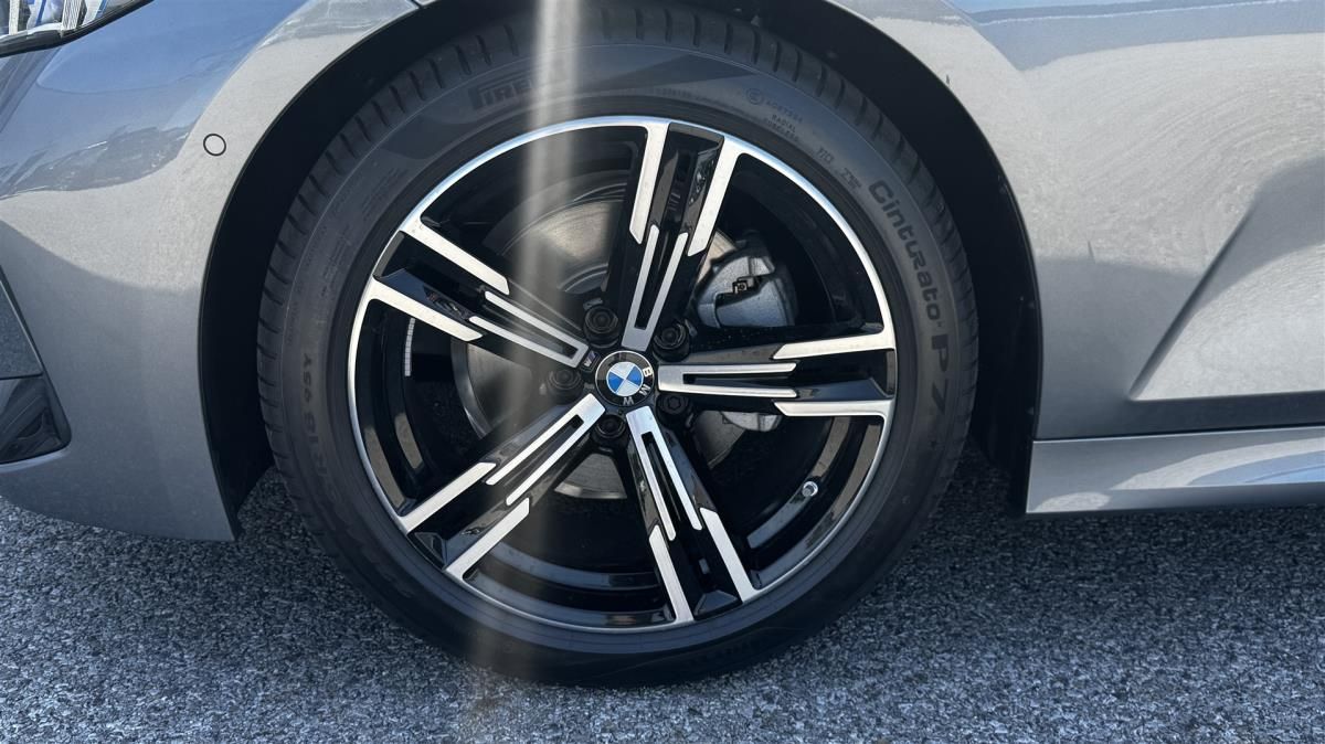 BMW Řada 3, 320d Sedan - fotka 4