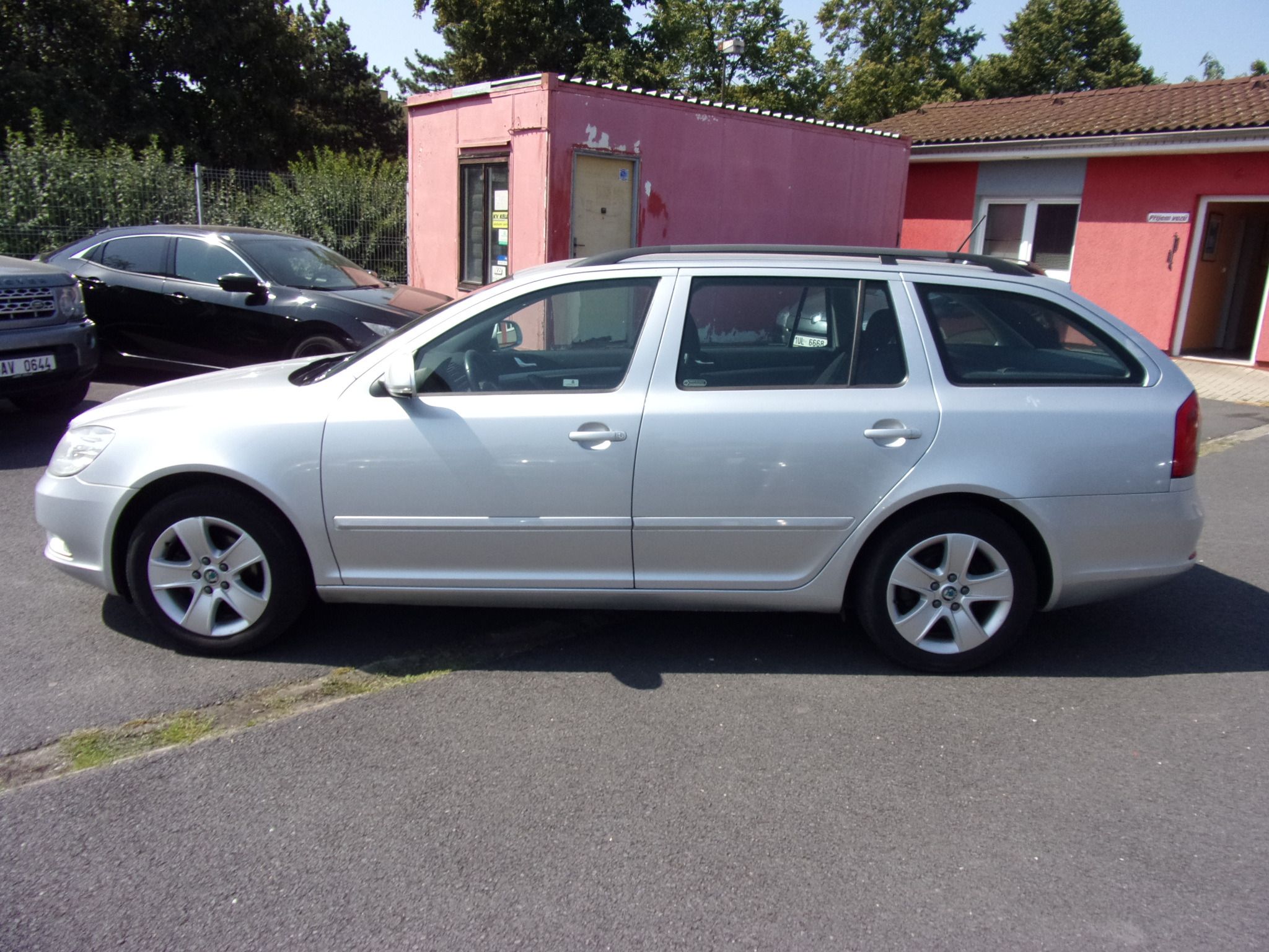 Škoda Octavia, 1,6 TDI Elegance Combi ČR - fotka 6