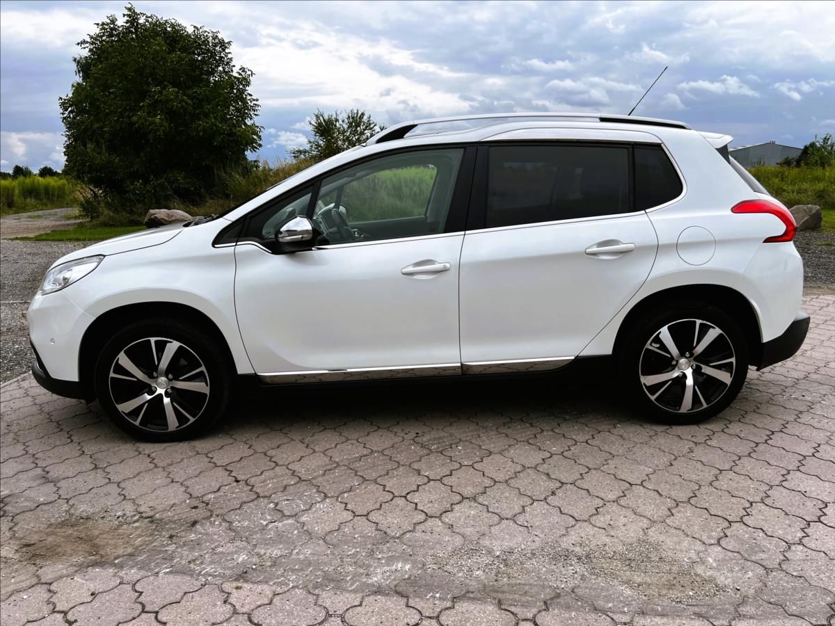 Peugeot 2008, 1,6 HDi 84 kW ALLURE PANO,NAVI - fotka 6