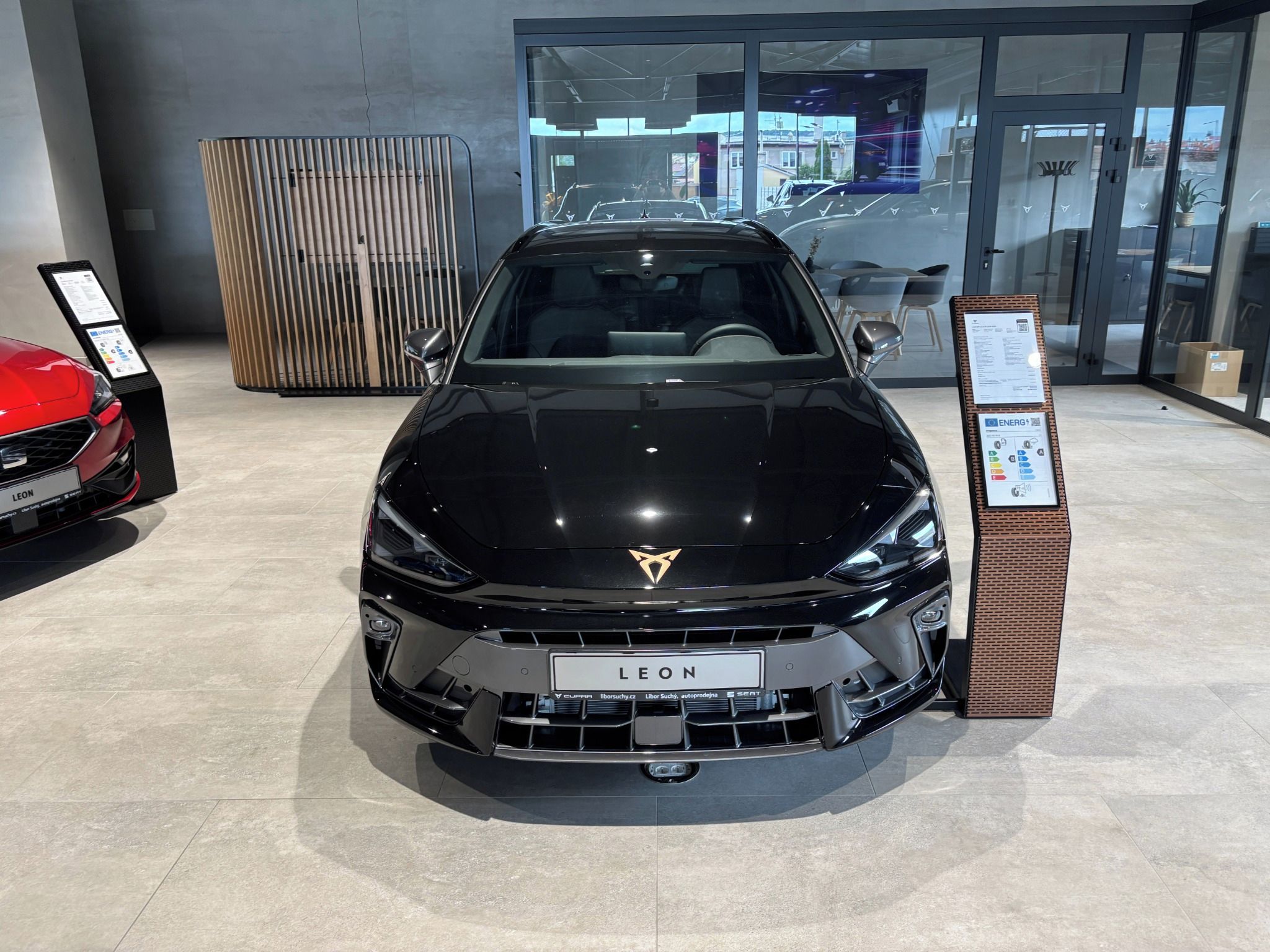 Cupra Leon, Leon SP 1.5 eTSI 150k DSG - fotka 3