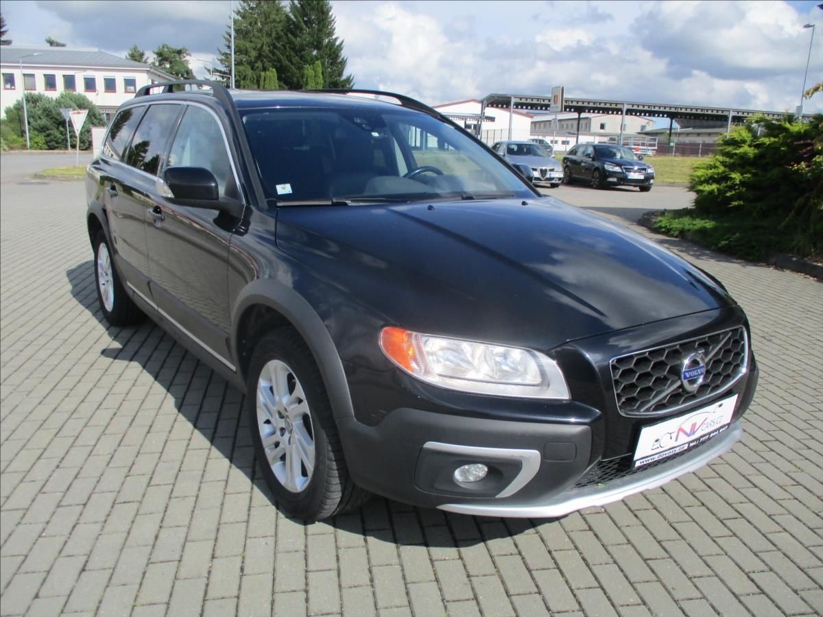 Volvo XC70, 2,4 D4 133kw AWD Geartronic Mo - fotka 6
