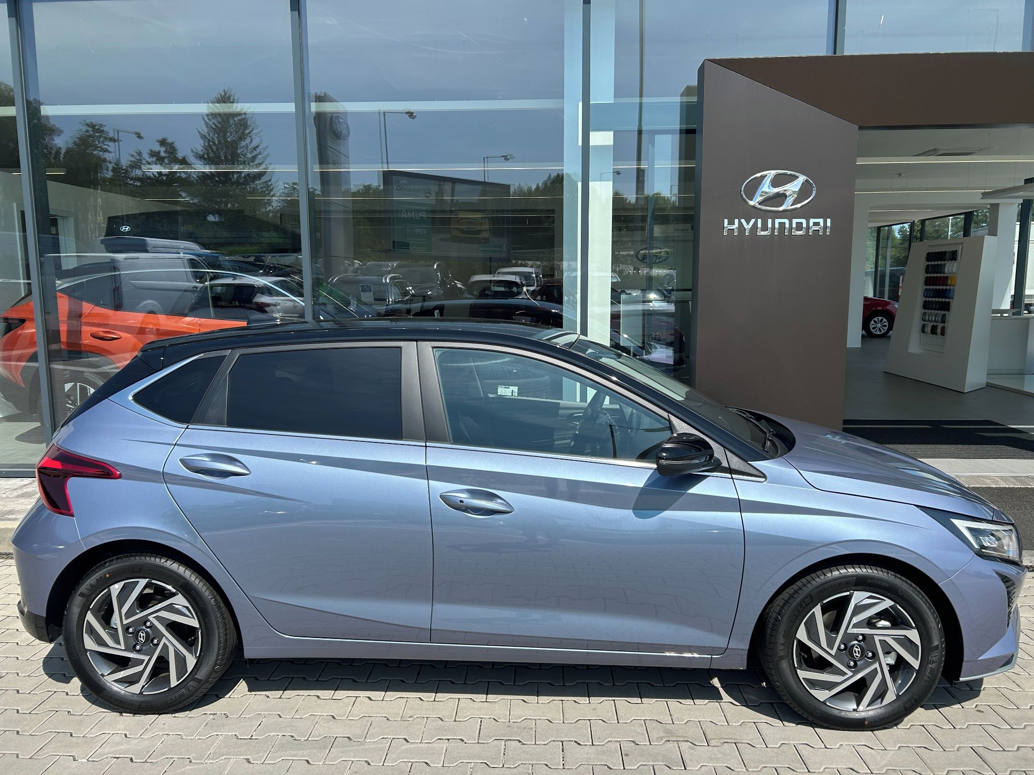 Hyundai i20, 1,0 T-GDI 74 kW 6st. STYLE FL - fotka 3