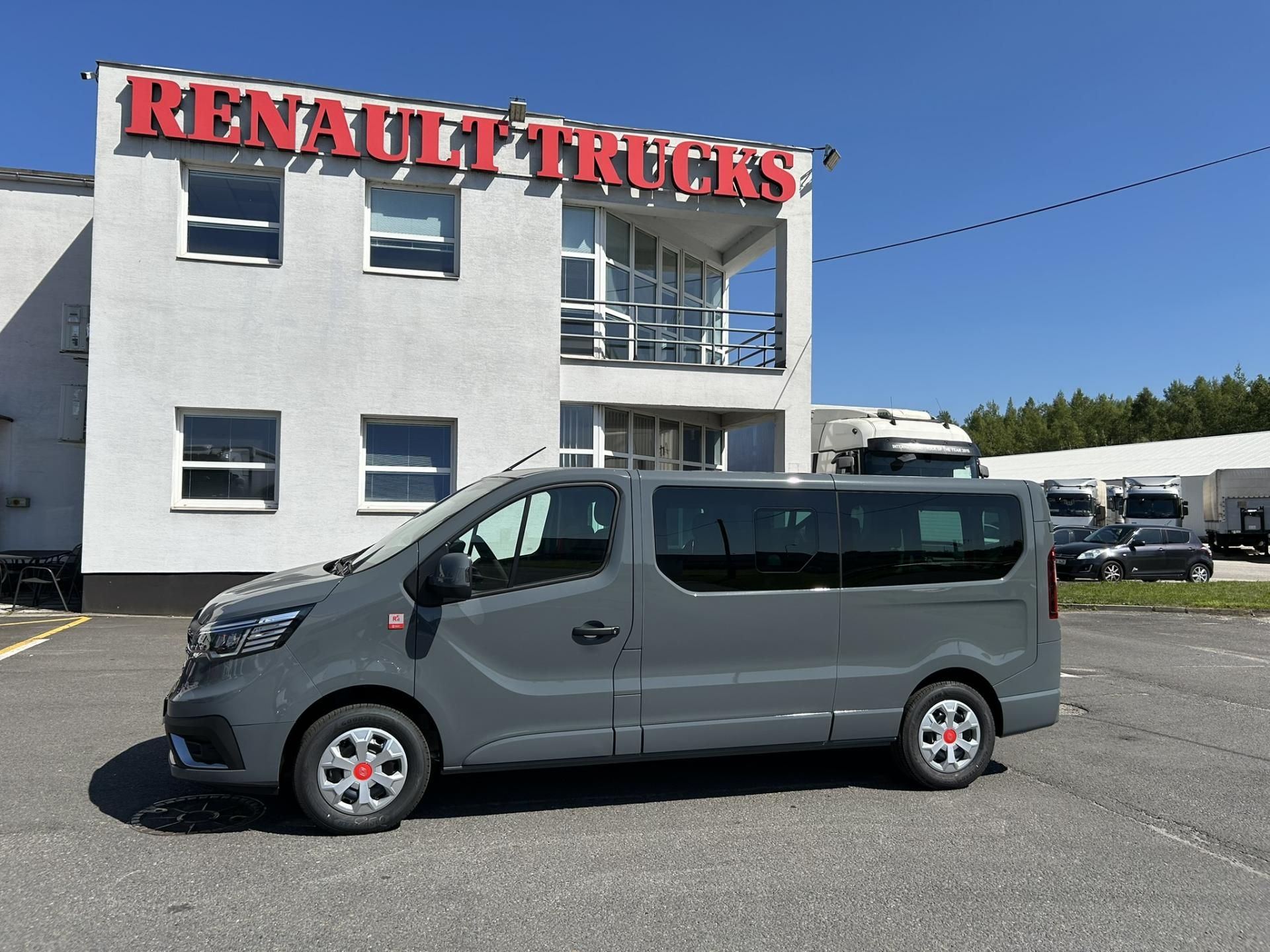 Renault Trafic, COMBI L2H1 150k RED 8 míst - fotka 3
