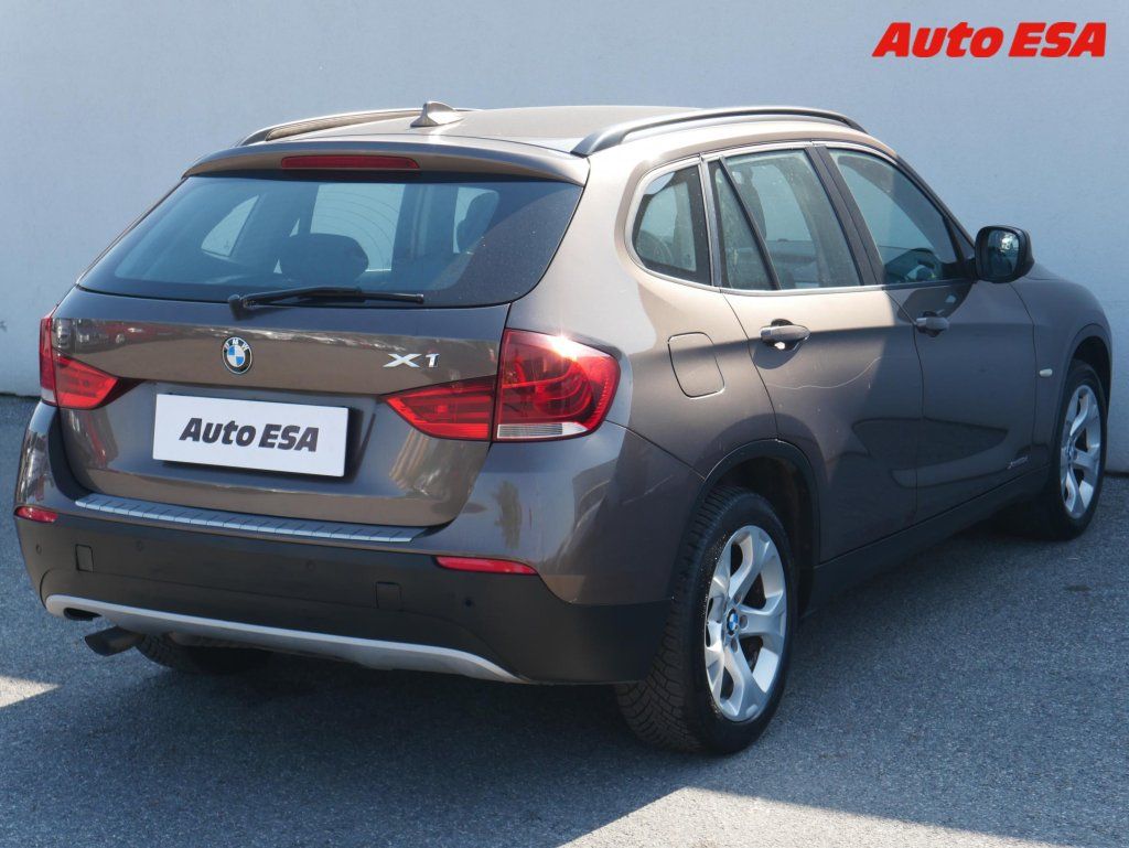 BMW X1, 2.0 D xDrive 20d,ČR,AC - fotka 4