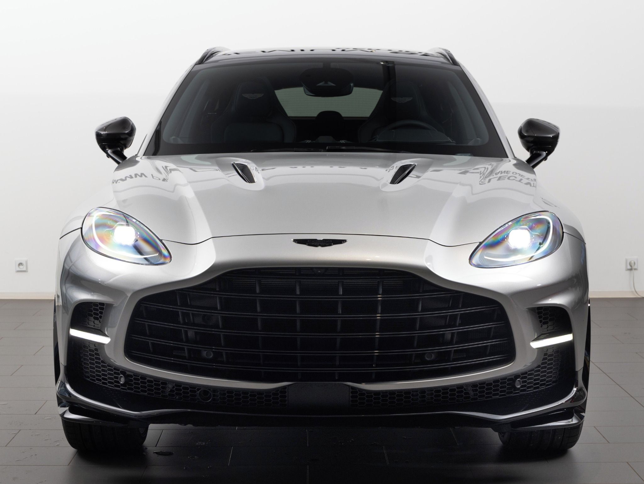 Aston Martin DBX, 707, nový infotainment, PPF - fotka 4