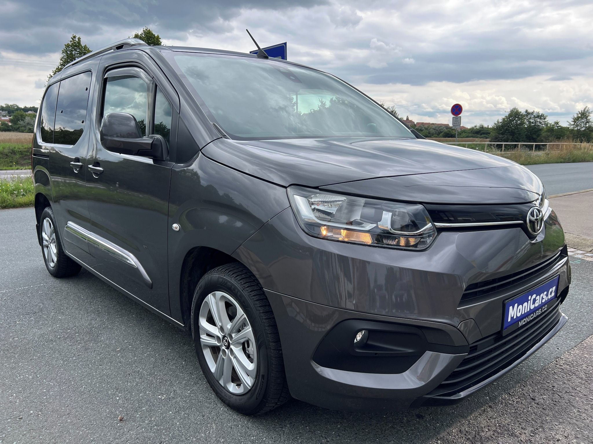 Toyota Proace City, 1.5 D-4D 75kW PĚKNÉ - fotka 3