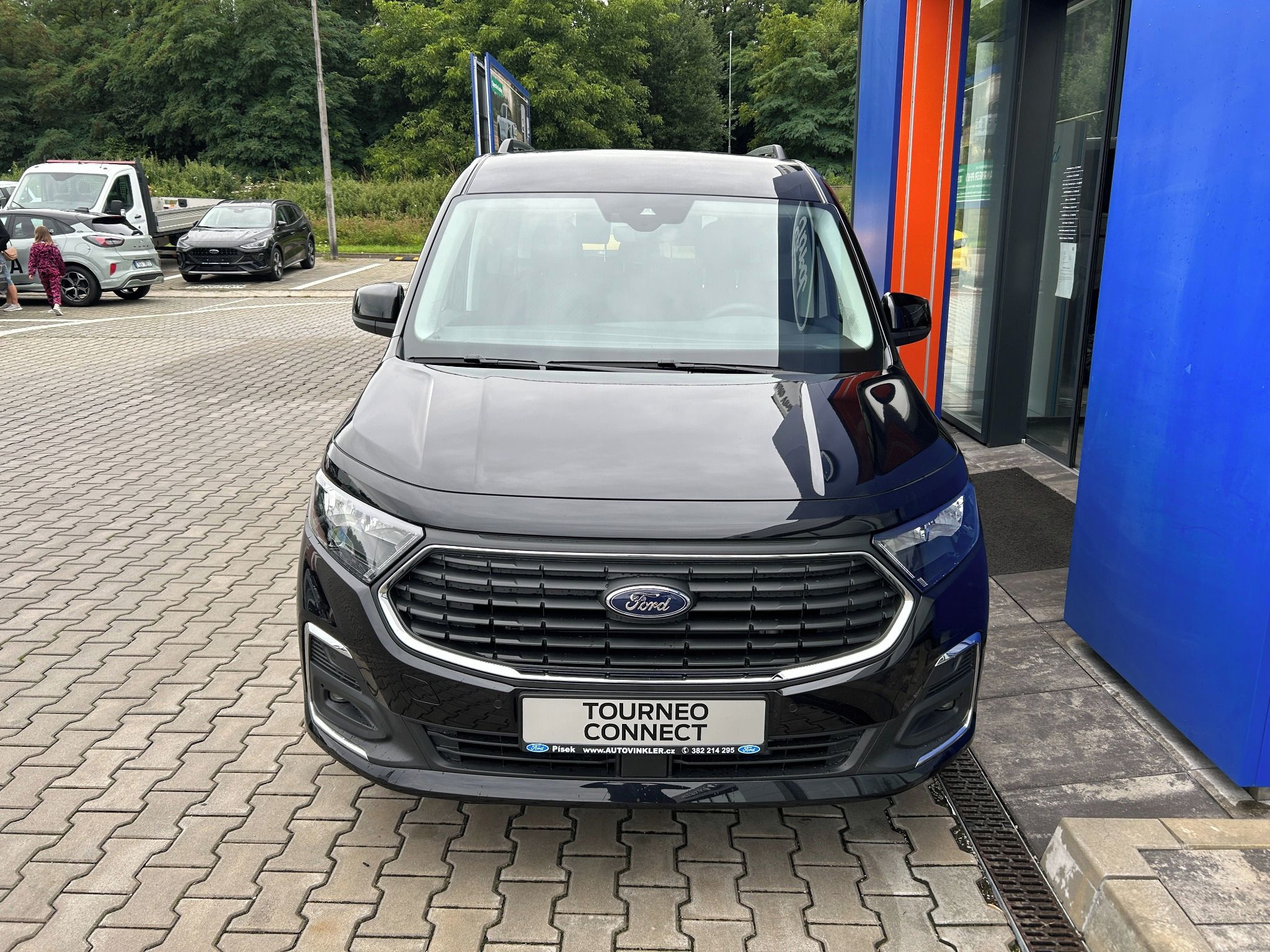 Ford Tourneo Connect, 1.5 Ecoboost 85kW AT Titanium - fotka 2