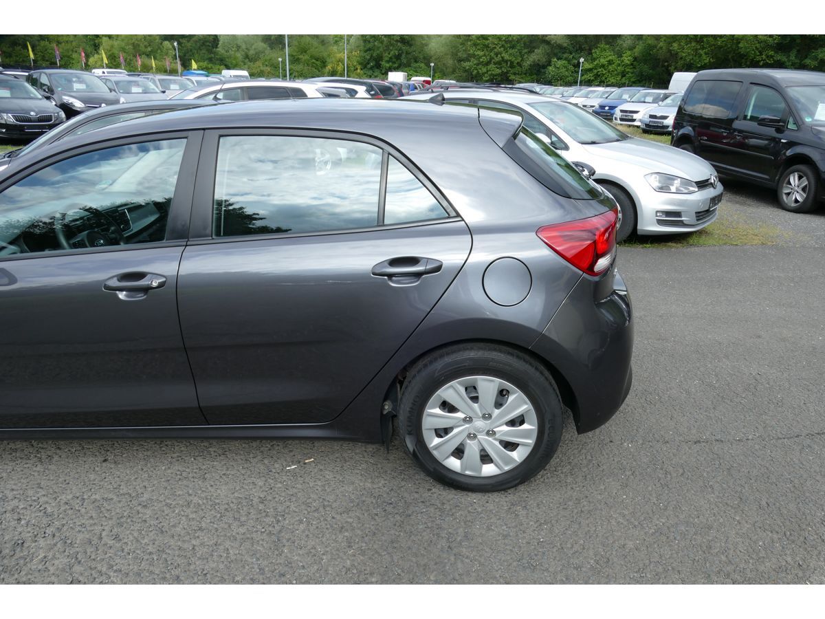 Kia Rio, 1,2 62KW KLIMA - fotka 6