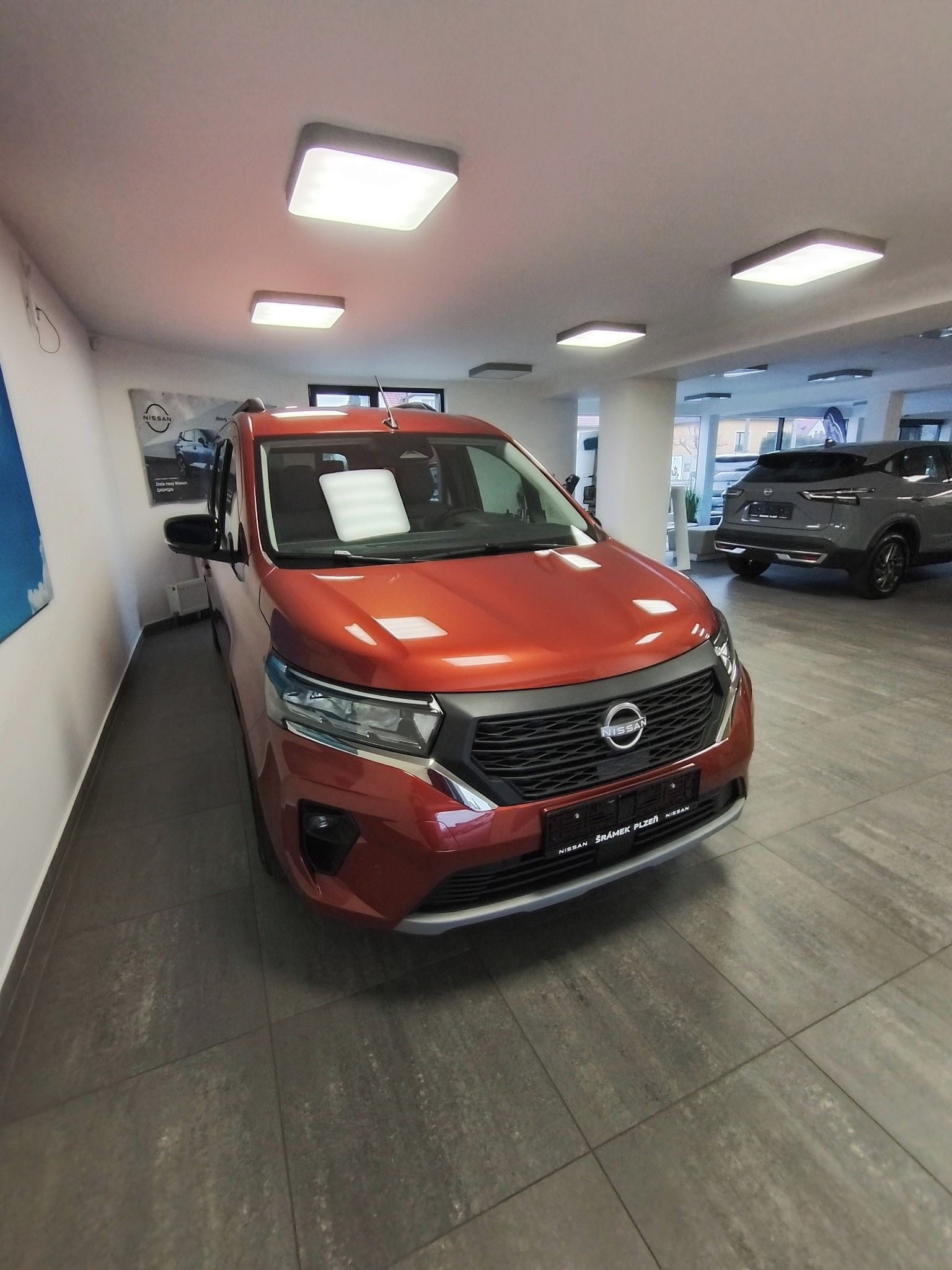 Nissan Townstar, Evalia 7 míst Automat L2 - fotka 6