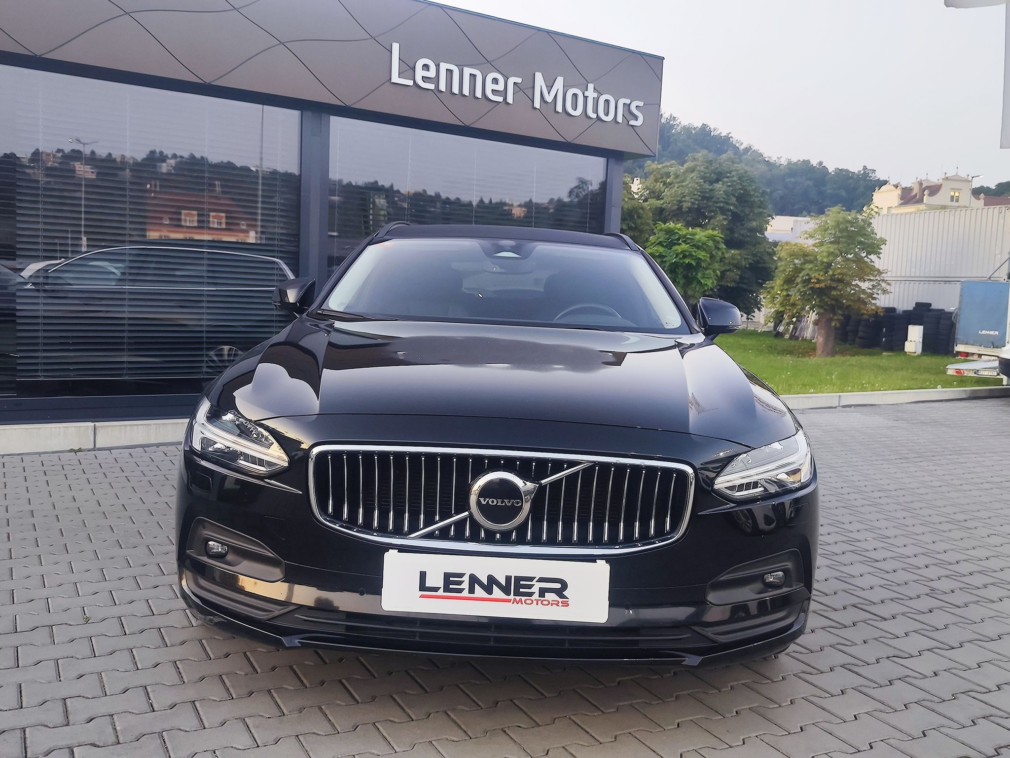 Volvo V90, B5 2.0/184kW Momentum Pro - fotka 2