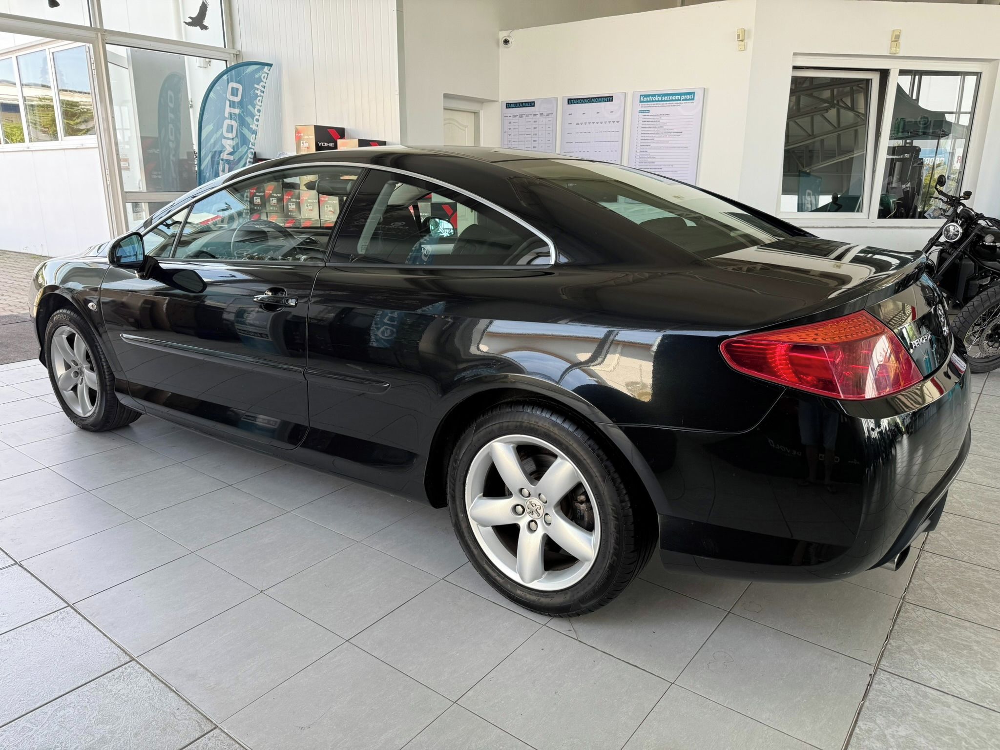 Peugeot 407, Coupe Exclusive 2.0 120 kW 1.m - fotka 4