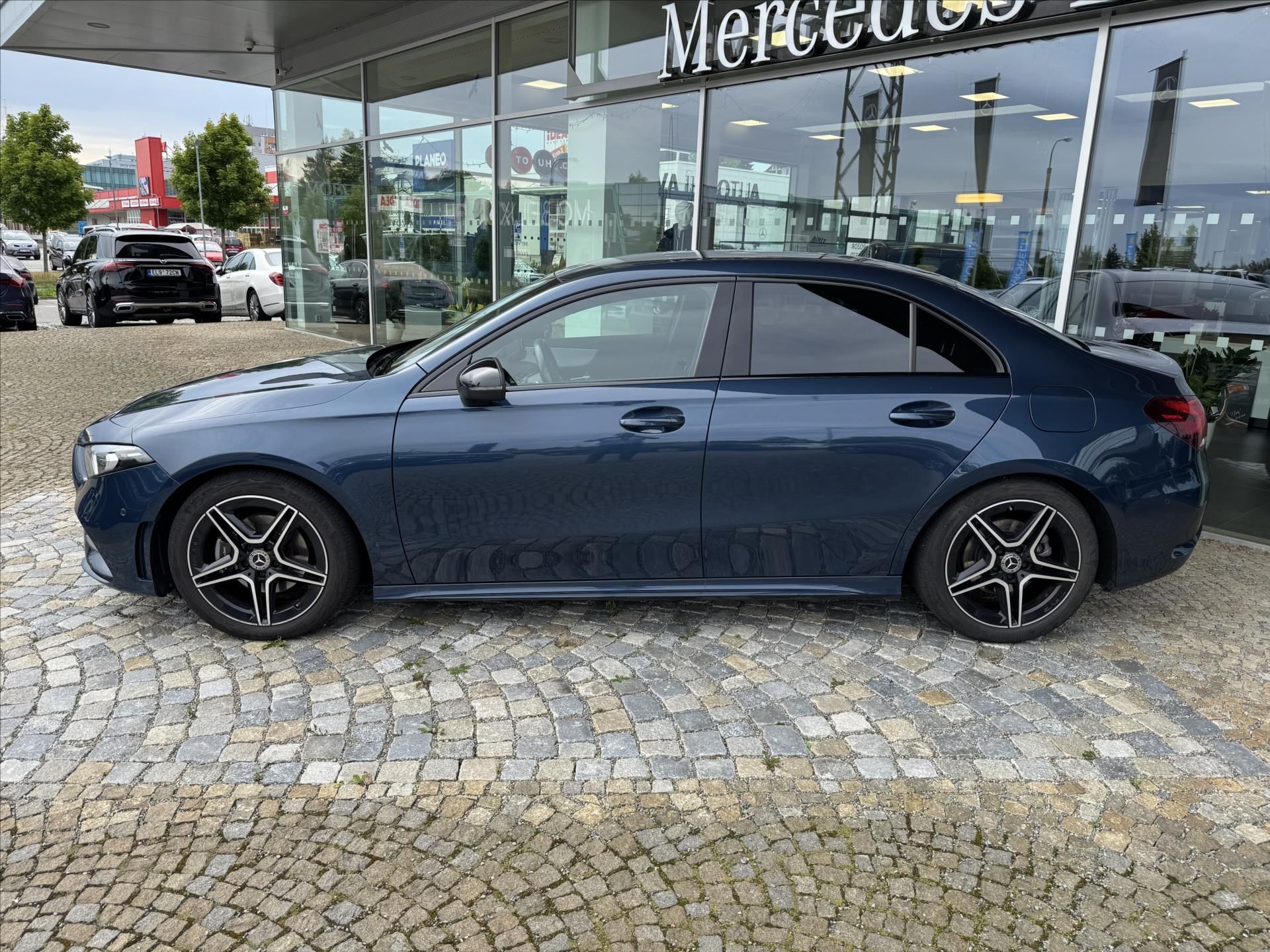 Mercedes-Benz Třídy A, A 200 4MATIC L*AMG - fotka 3