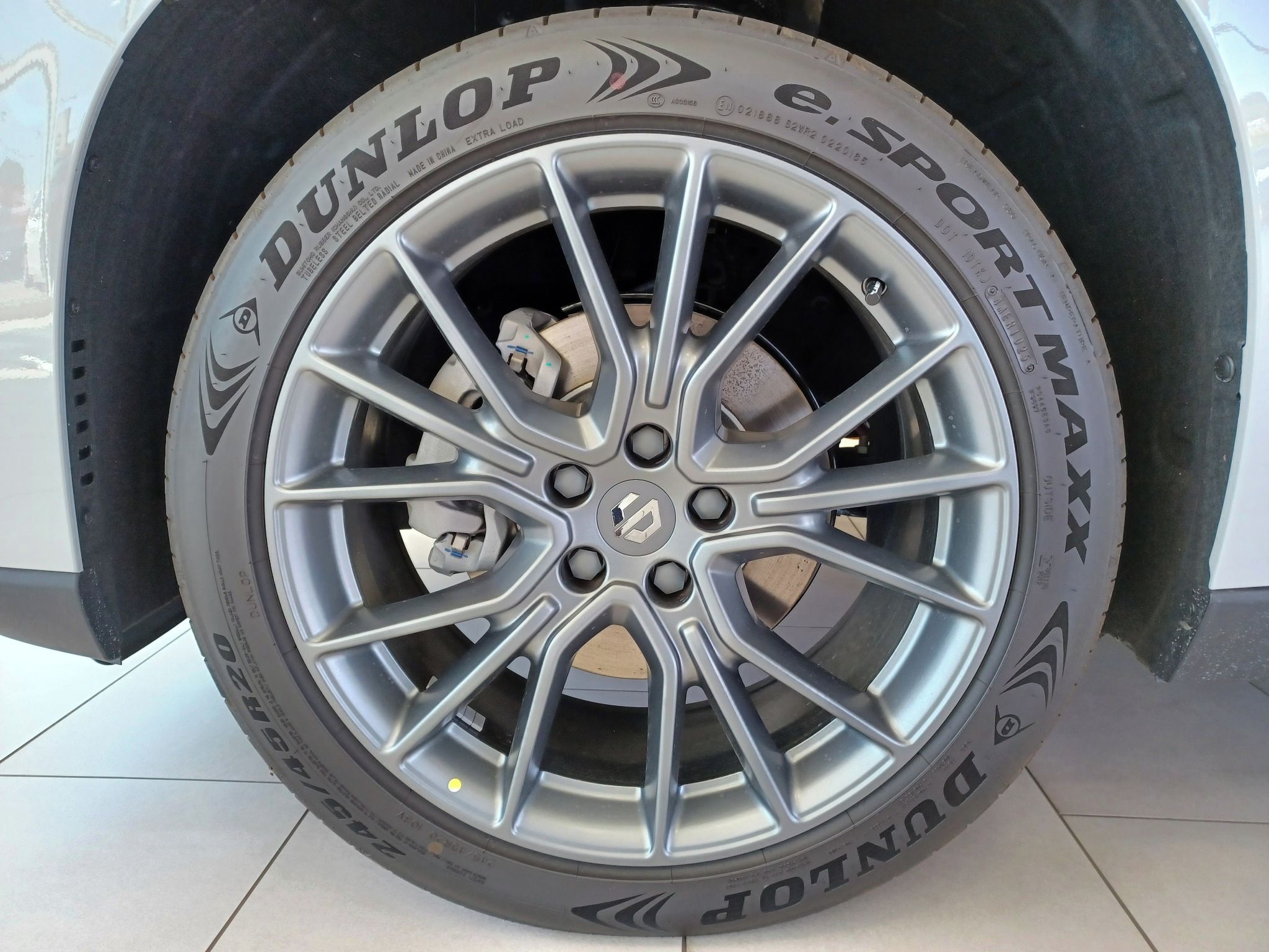 Leapmotor C10, Design REEV (Hybrid 158kW) - fotka 5