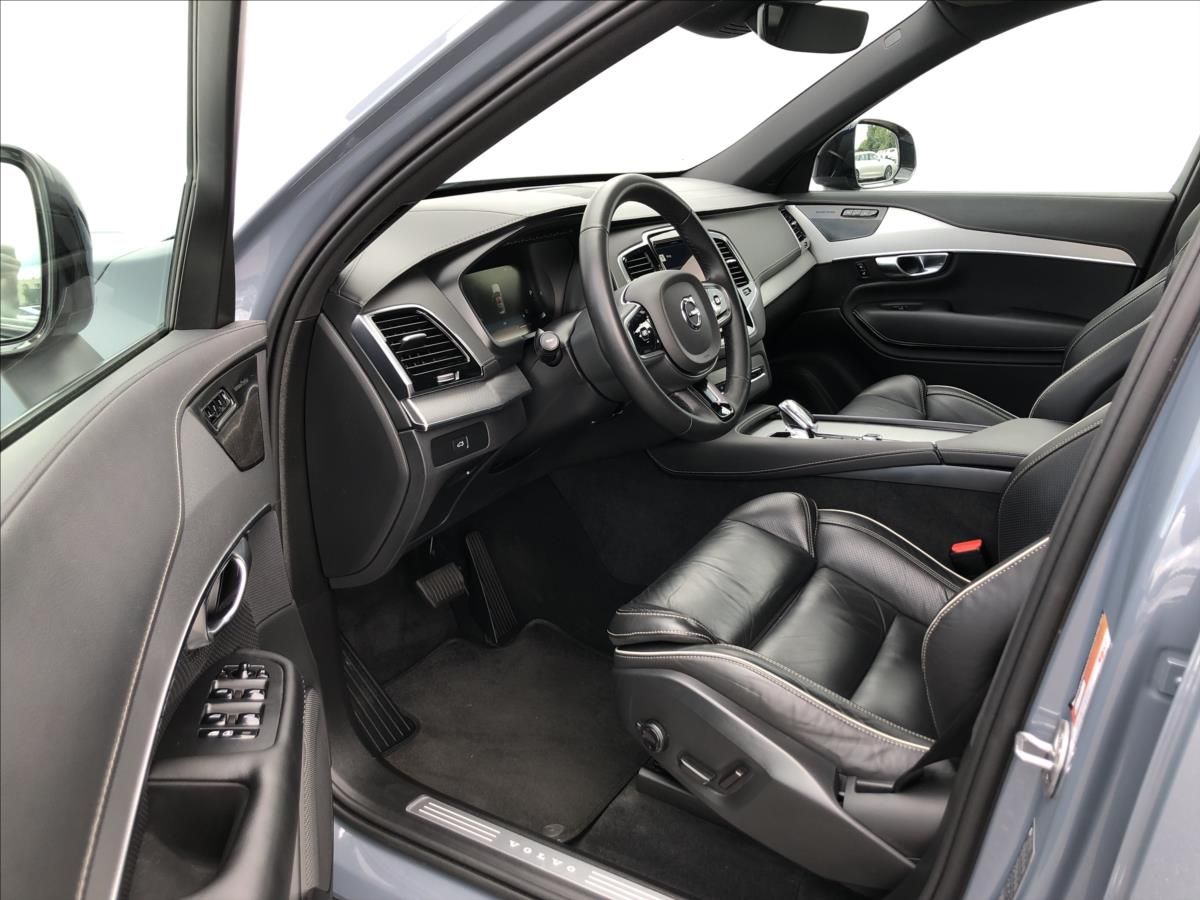 Volvo XC90, 2,0 AWD DIESEL PLUS 7 míst  B5 - fotka 5