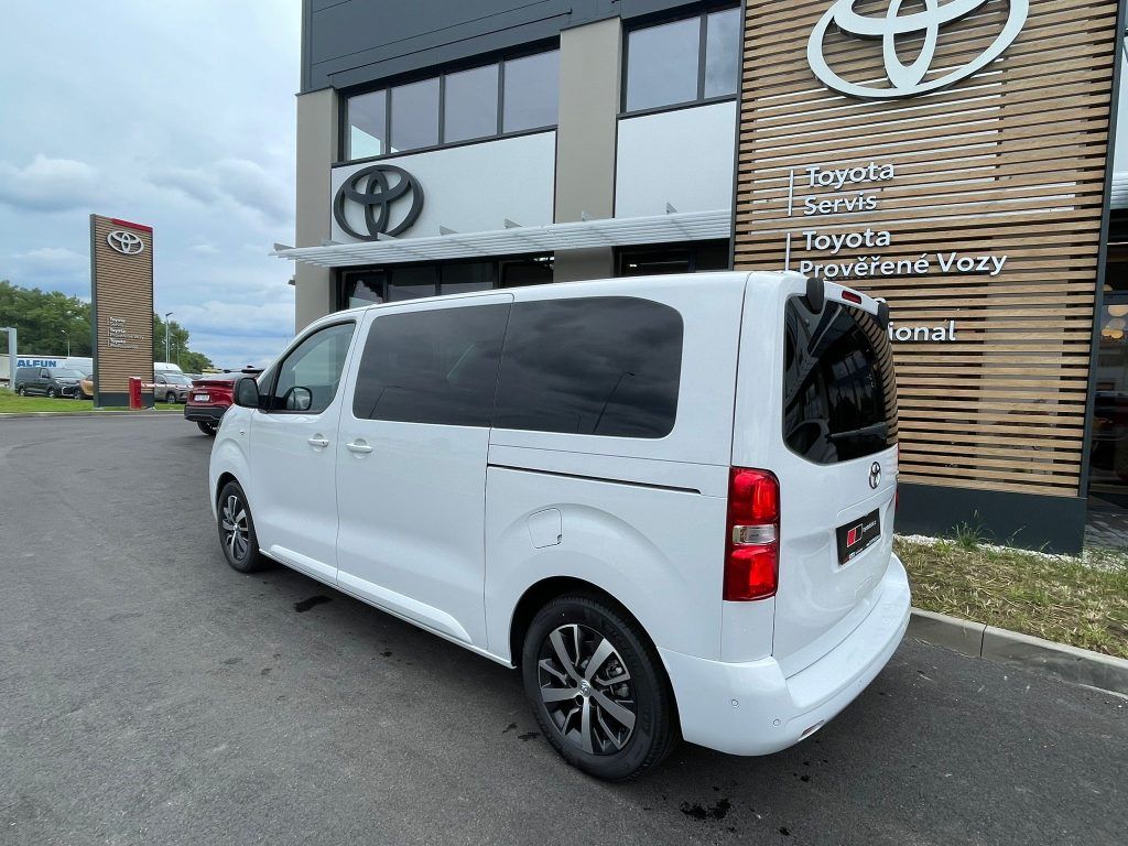 Toyota Proace Verso, 2.0D 144HP L1 M/T Family 8S - fotka 5