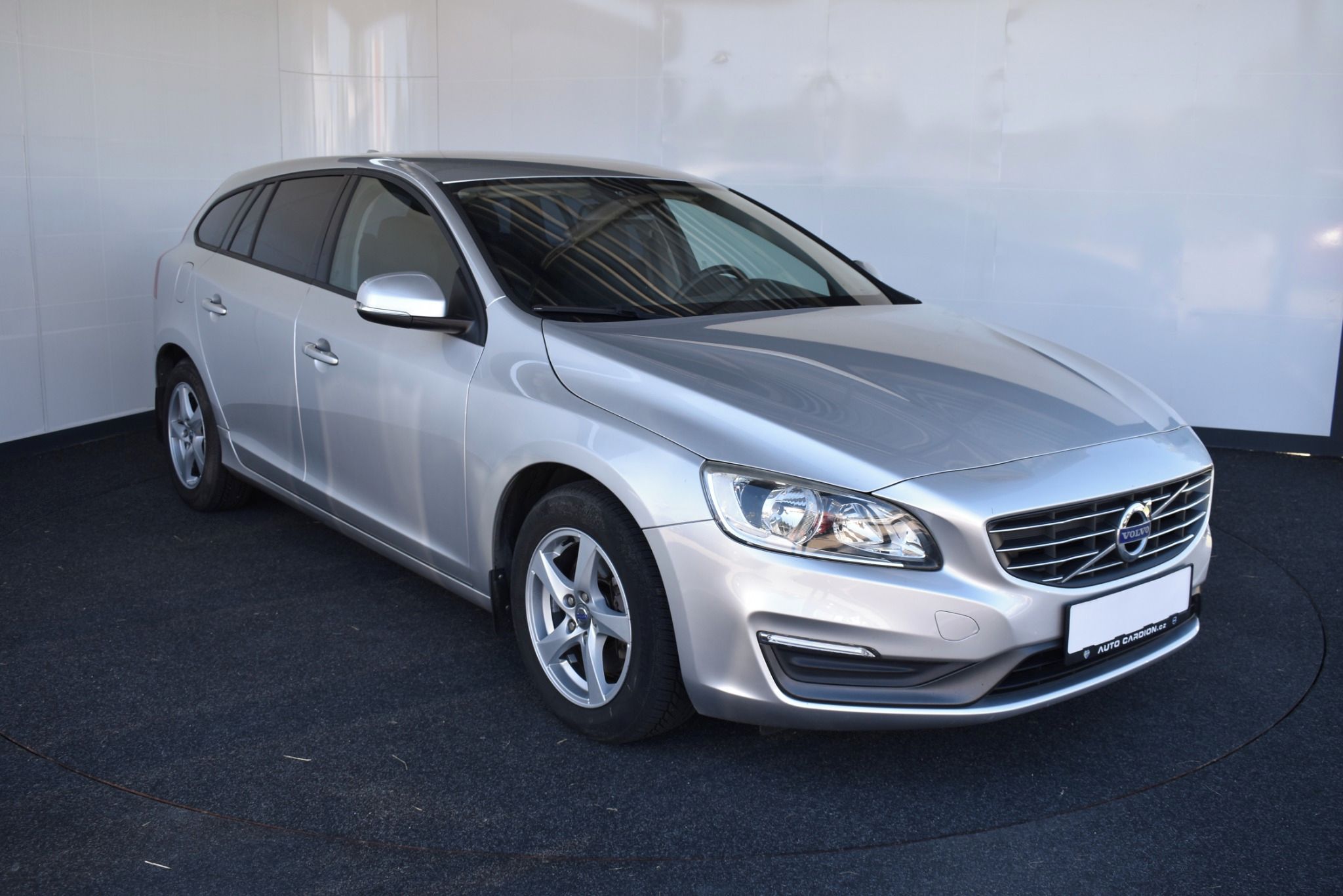 Volvo V60, 1,6 D2 Serviska,ALU, Klima - fotka 5