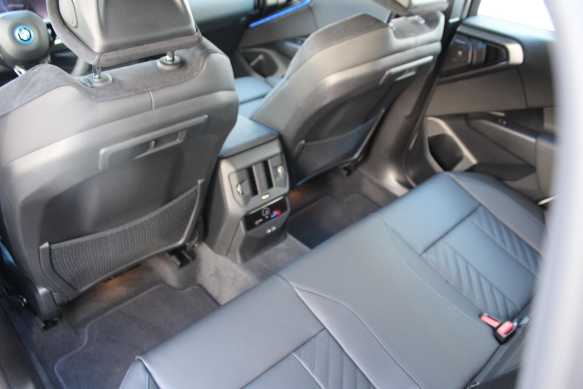 BMW X3, xDrive30e - fotka 4