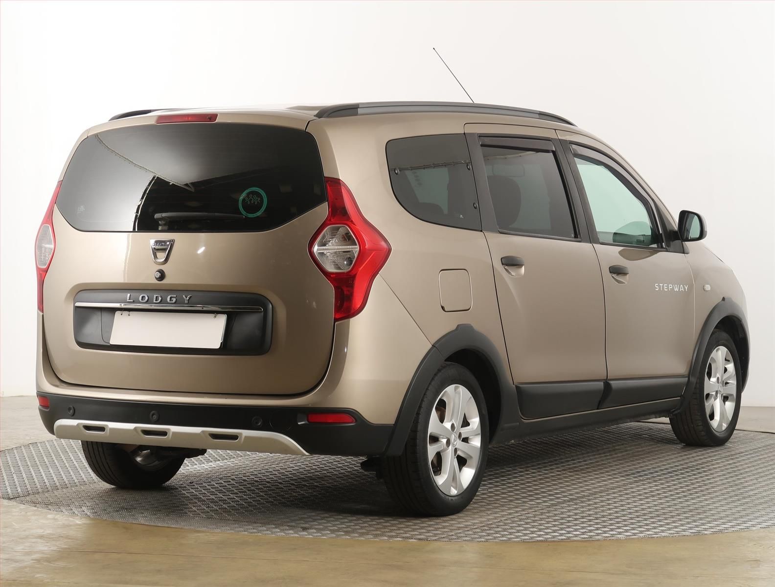 Dacia Lodgy, 1.3 TCe, Stepway, 7 míst - fotka 5