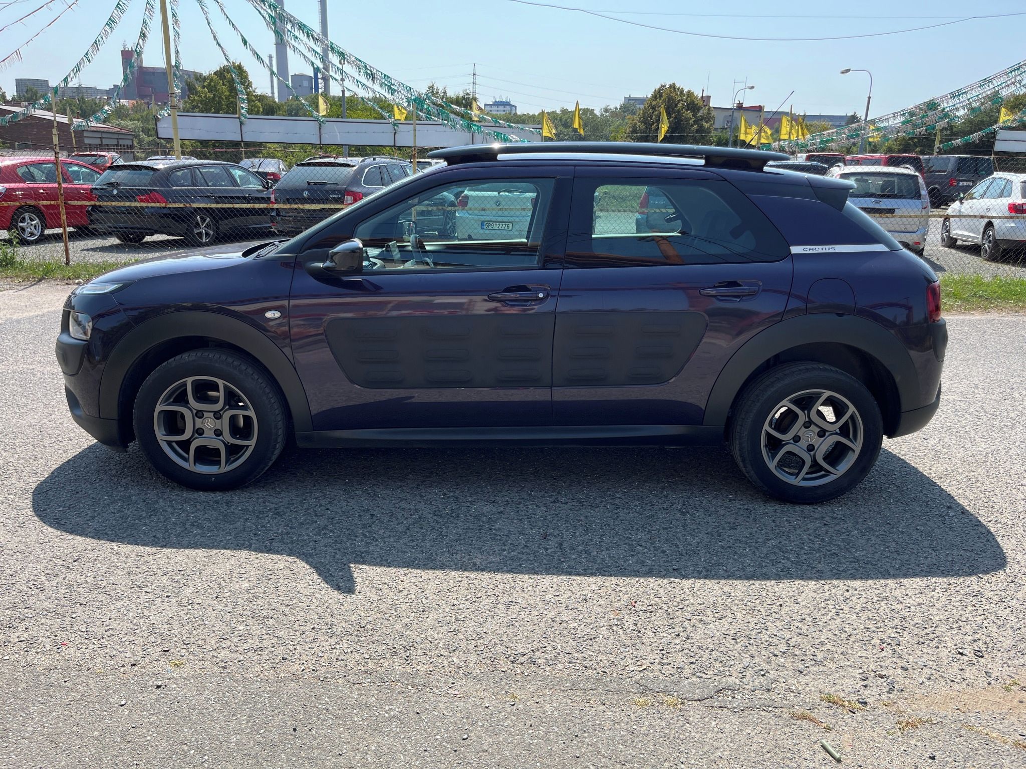 Citroën C4 Cactus, 1.2i 16v 60kw 98.000km - fotka 2