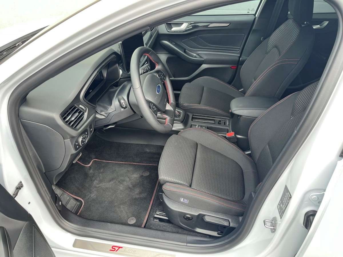 Ford Focus, ST-Line X, 114 kW, ČR, automat - fotka 6