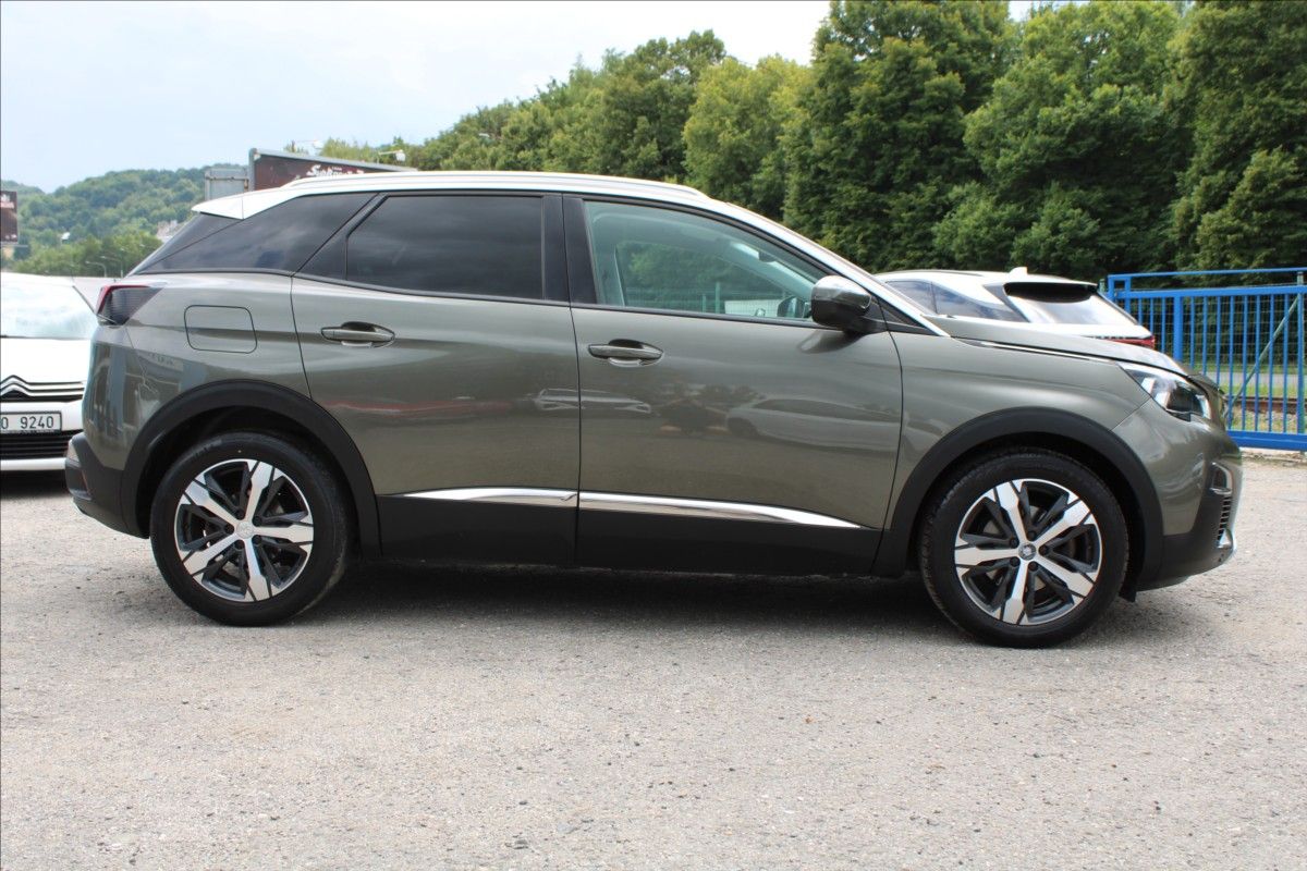 Peugeot 3008, 1,2 PureTech  1.MAJ,ČR,ALLURE - fotka 4