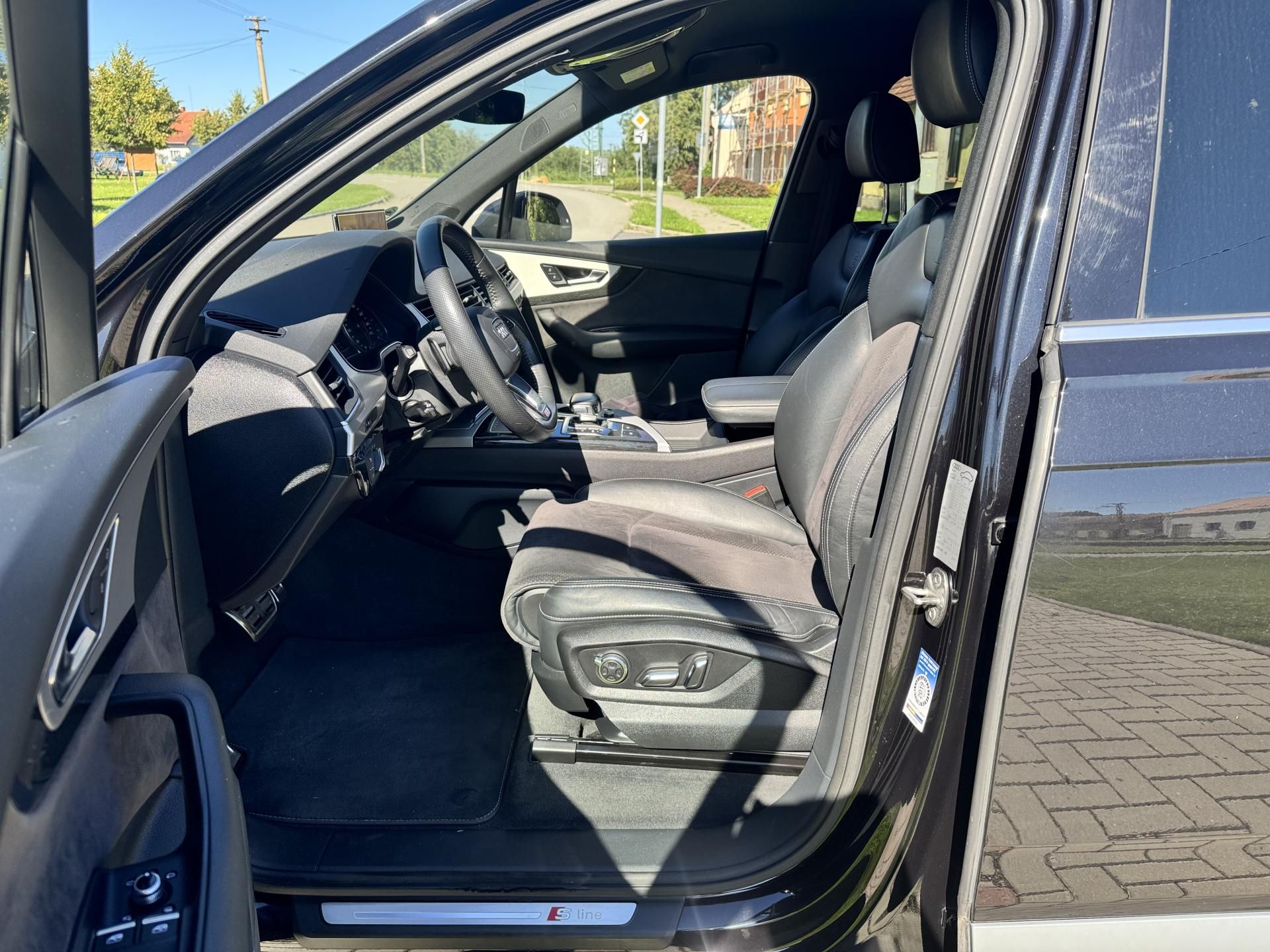 Audi Q7, 3.0 TDI SLINE QUATTRO BOSE - fotka 6