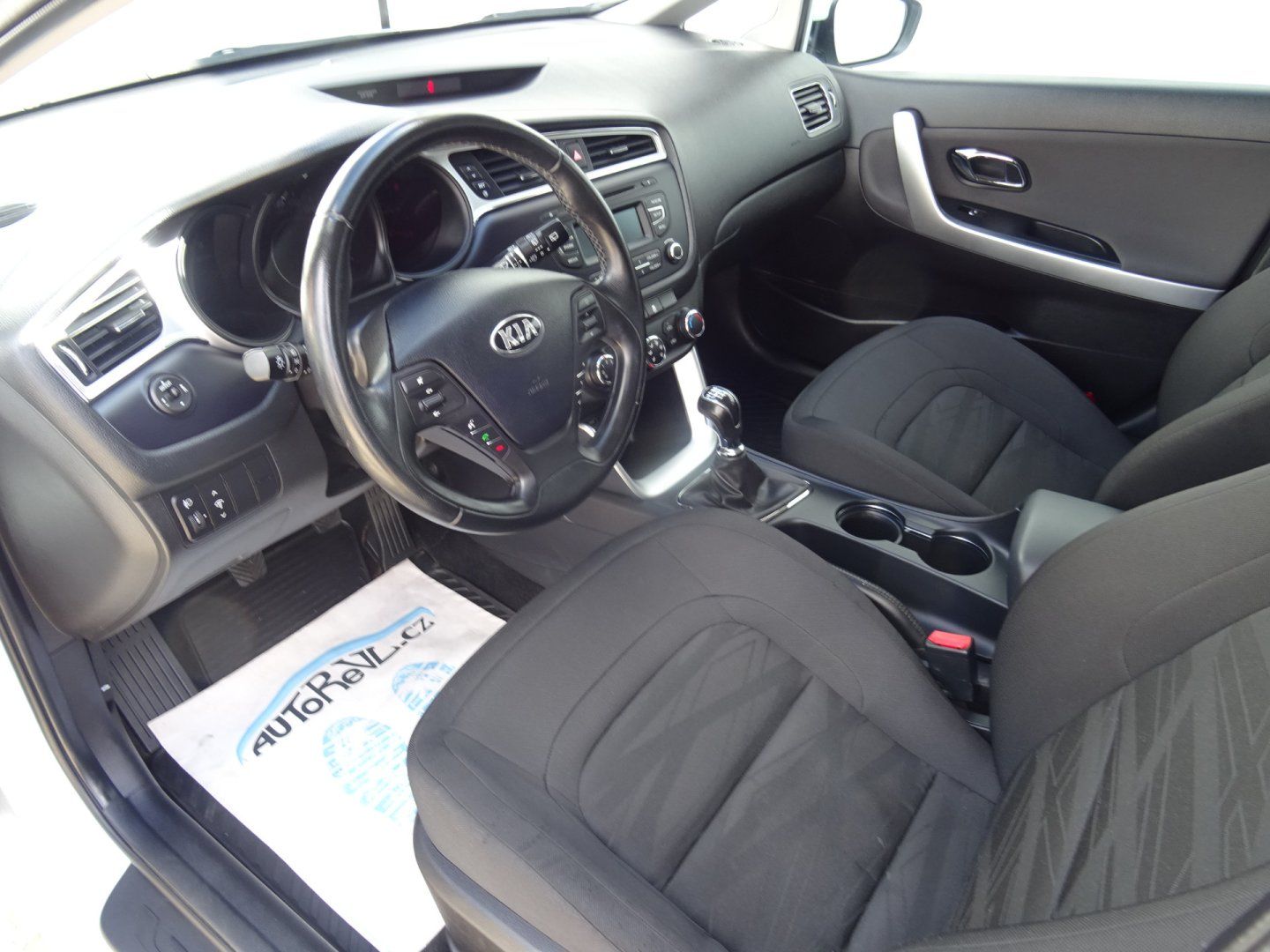 Kia Cee´d, 1.6GDi,99kW,1majČR,DPH,S.kniha - fotka 5