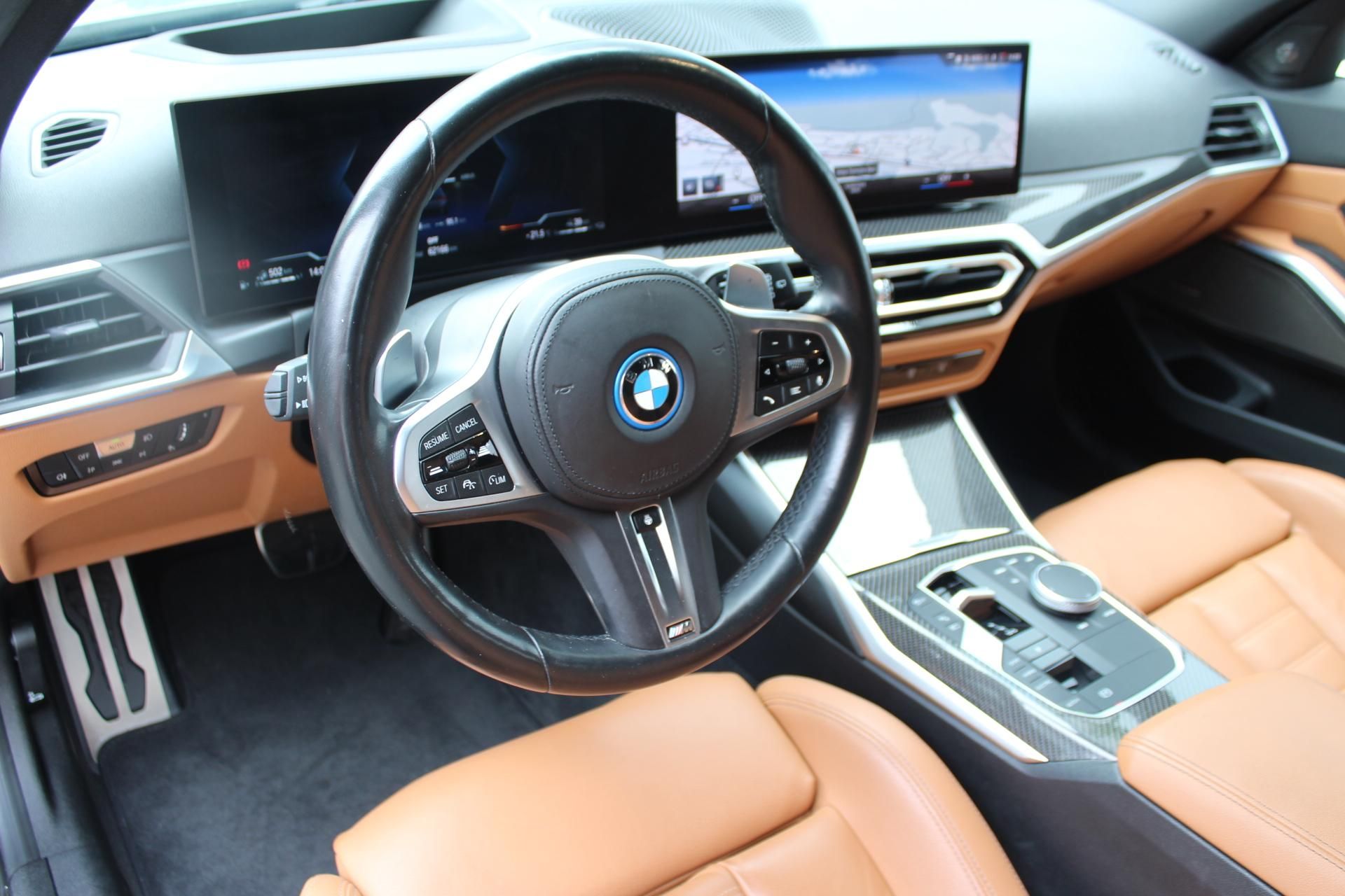 BMW Řada 3, 330e xDrive Touring - fotka 4