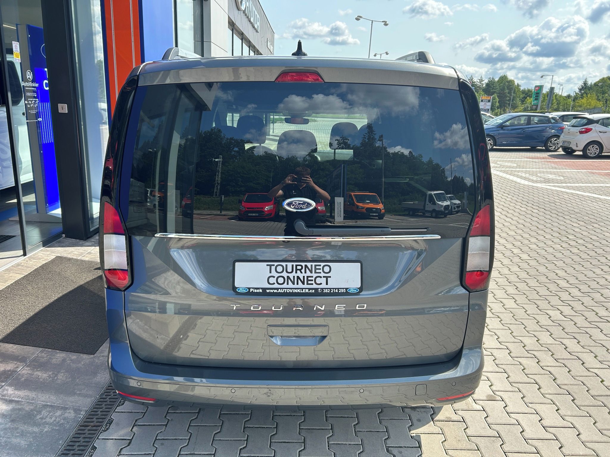 Ford Tourneo Connect, 1.5 Ecoboost 85kW AT Titanium - fotka 5