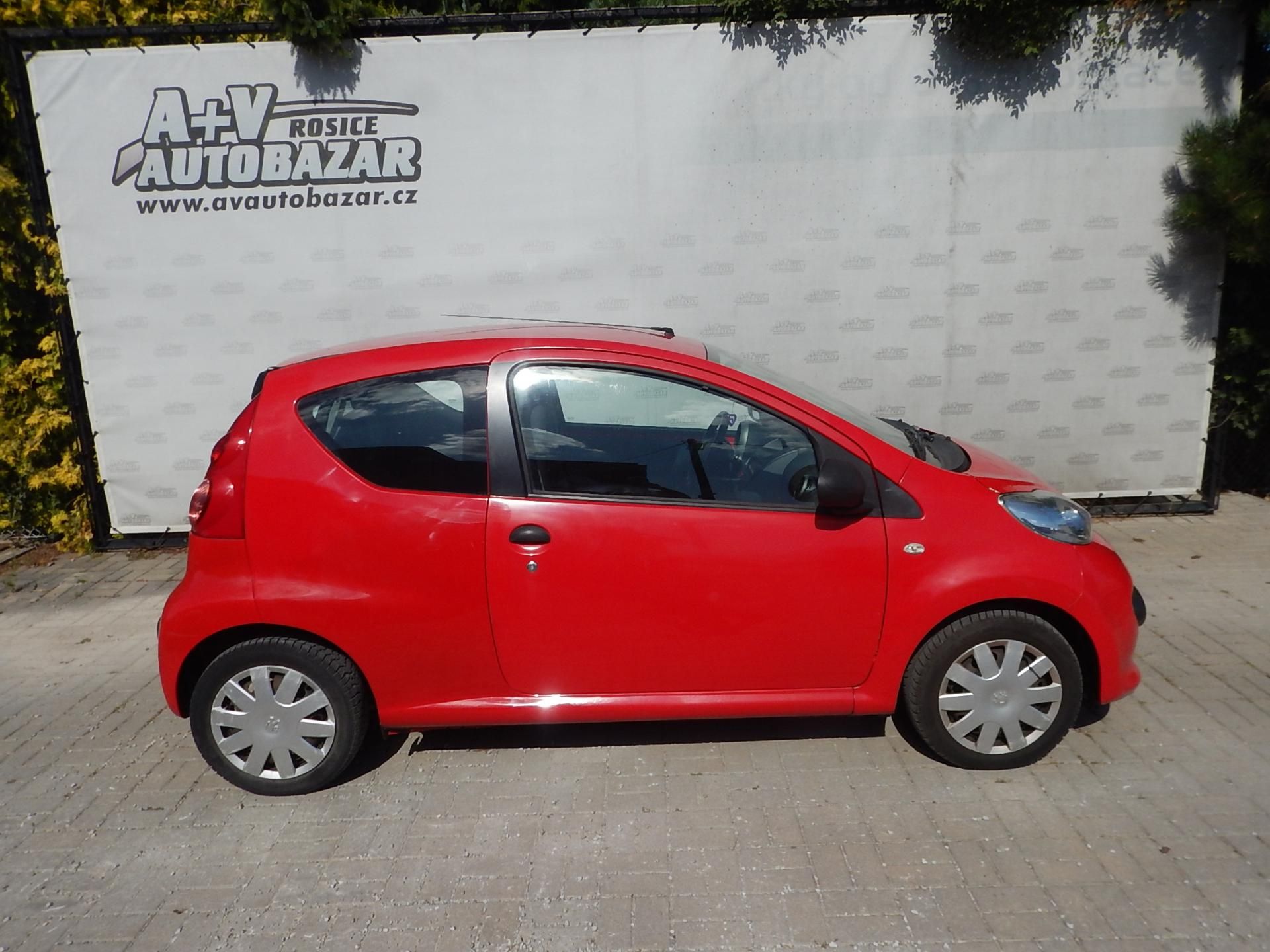 Peugeot 107, 1.0i, 69000 KM!!! - fotka 6