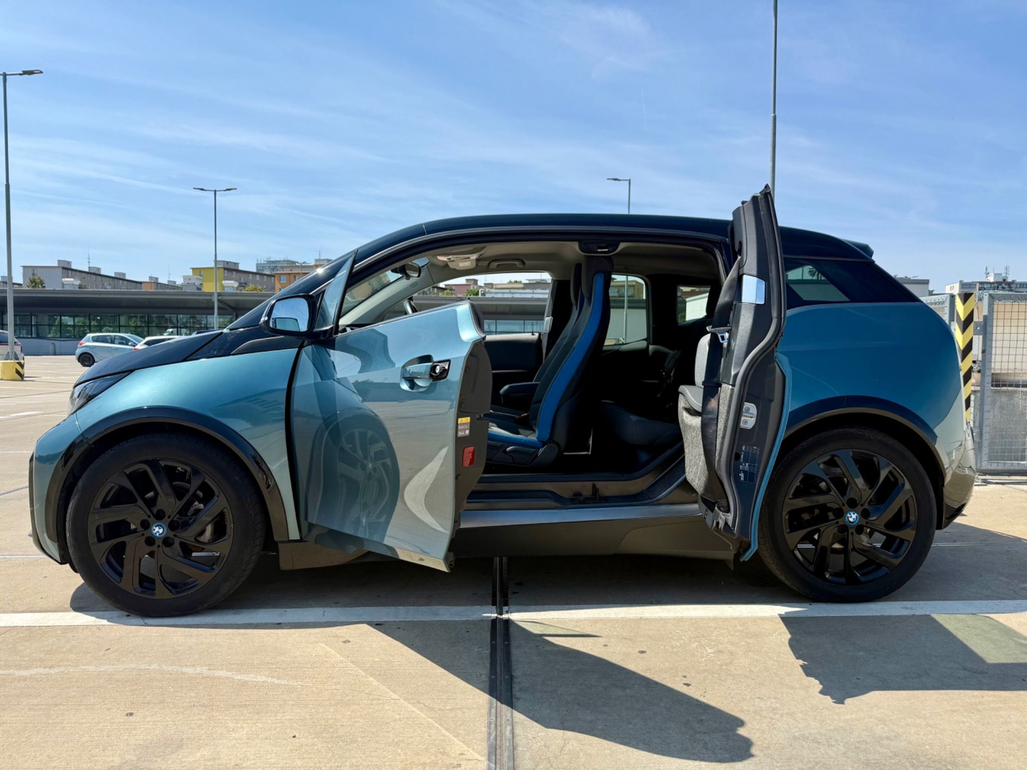 BMW i3, i3S,135kw,120Ah,12/2021 - fotka 2