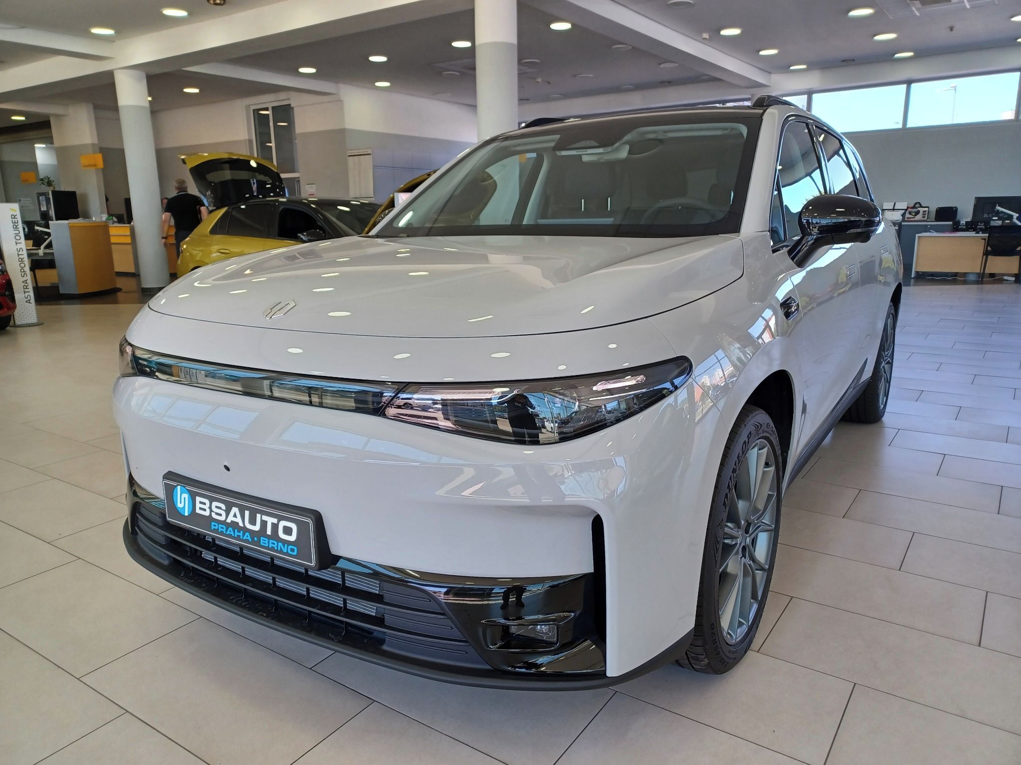 Leapmotor C10, Design REEV (Hybrid 158kW)