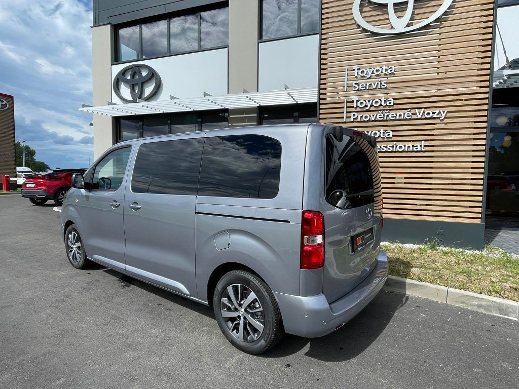 Toyota Proace Verso, 2.0D 144HP M/T Family 82 - fotka 5
