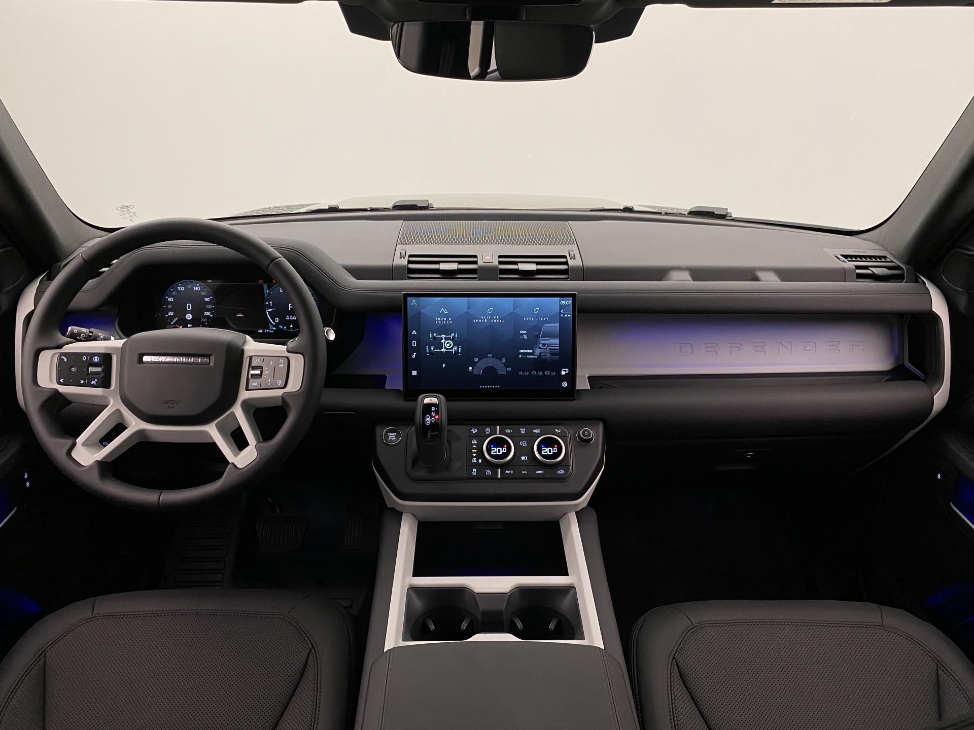 Land Rover Defender, 110 D250 X-DYNAMIC SE AWD AUT - fotka 2