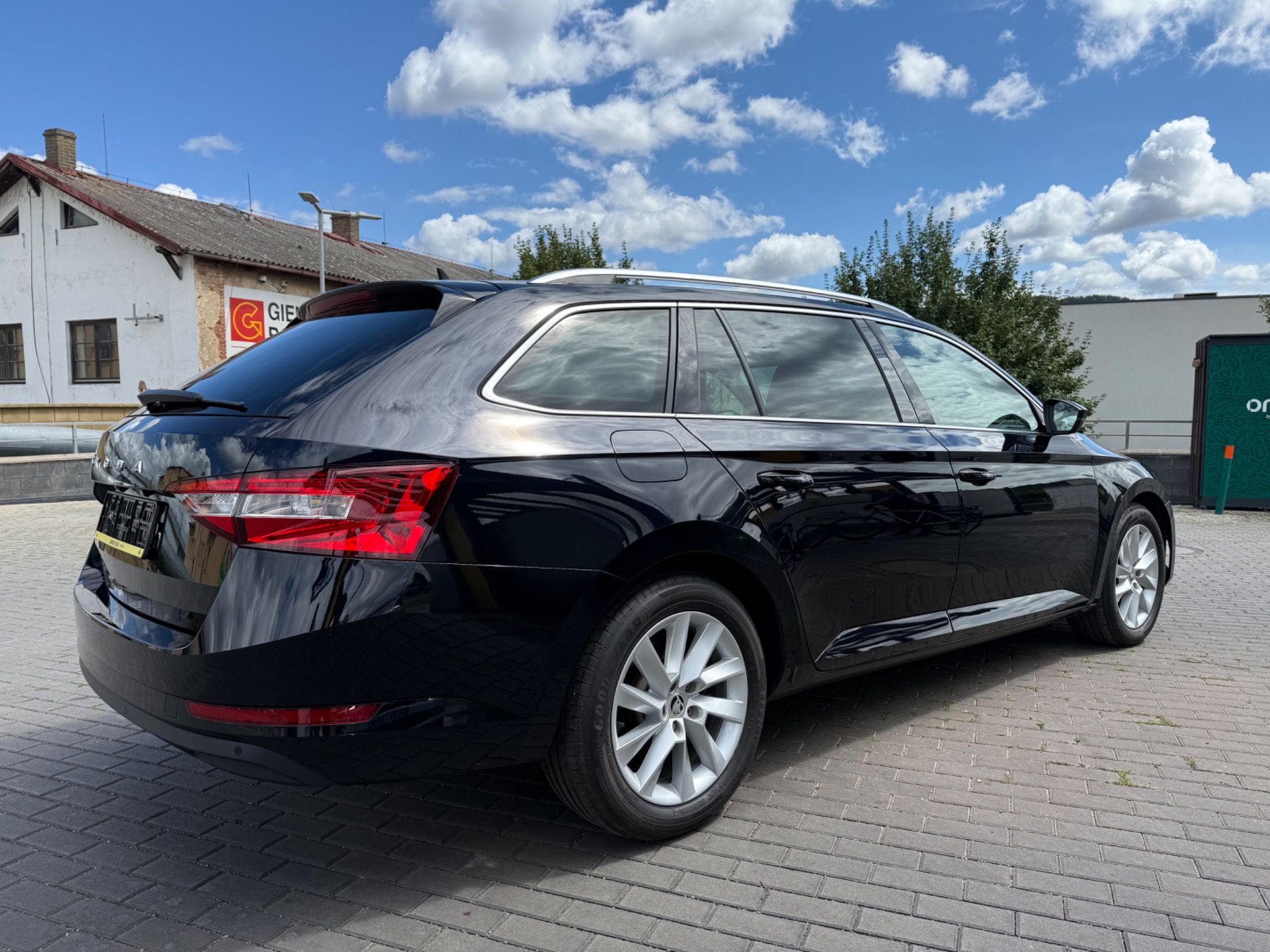 Škoda Superb, 1.5 TSI 110kW DSG 2/2021 DPH - fotka 6