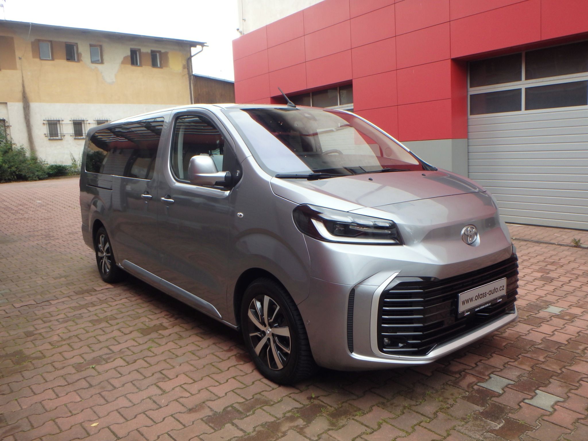 Toyota Proace, L2 - AT,LED,NAVI, ACC , 8míst - fotka 3