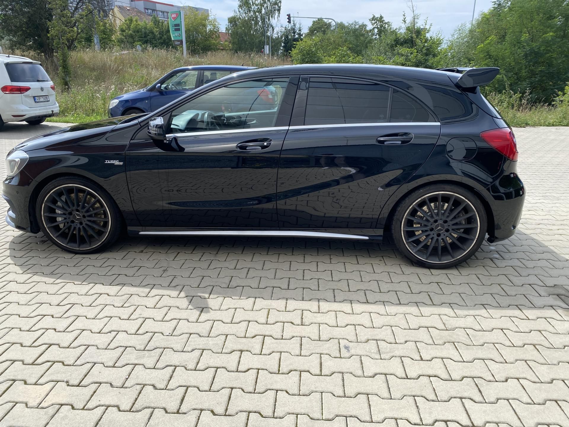 Mercedes-Benz Třídy A, AMG A 45 4M - fotka 3