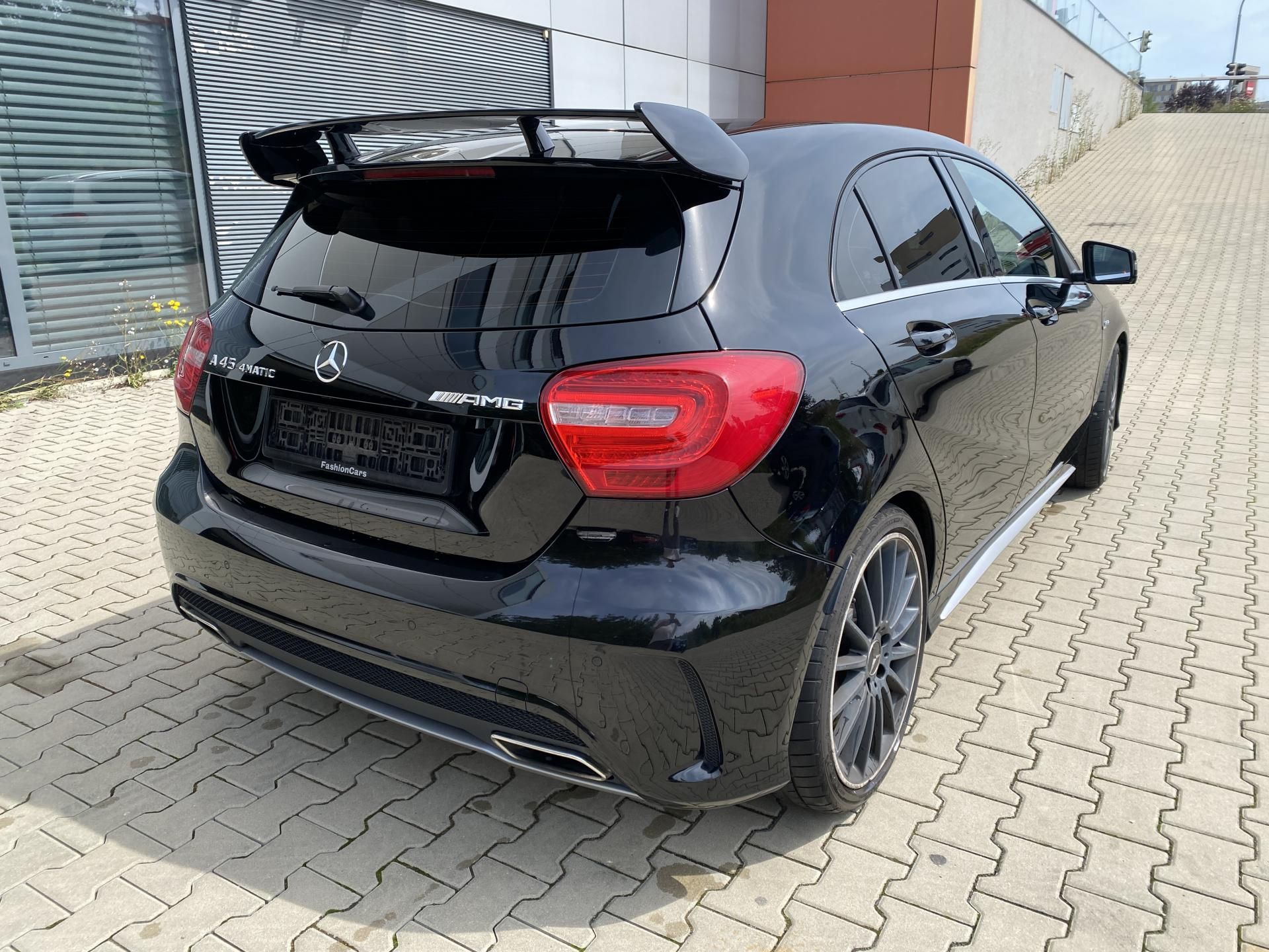 Mercedes-Benz Třídy A, AMG A 45 4M - fotka 5