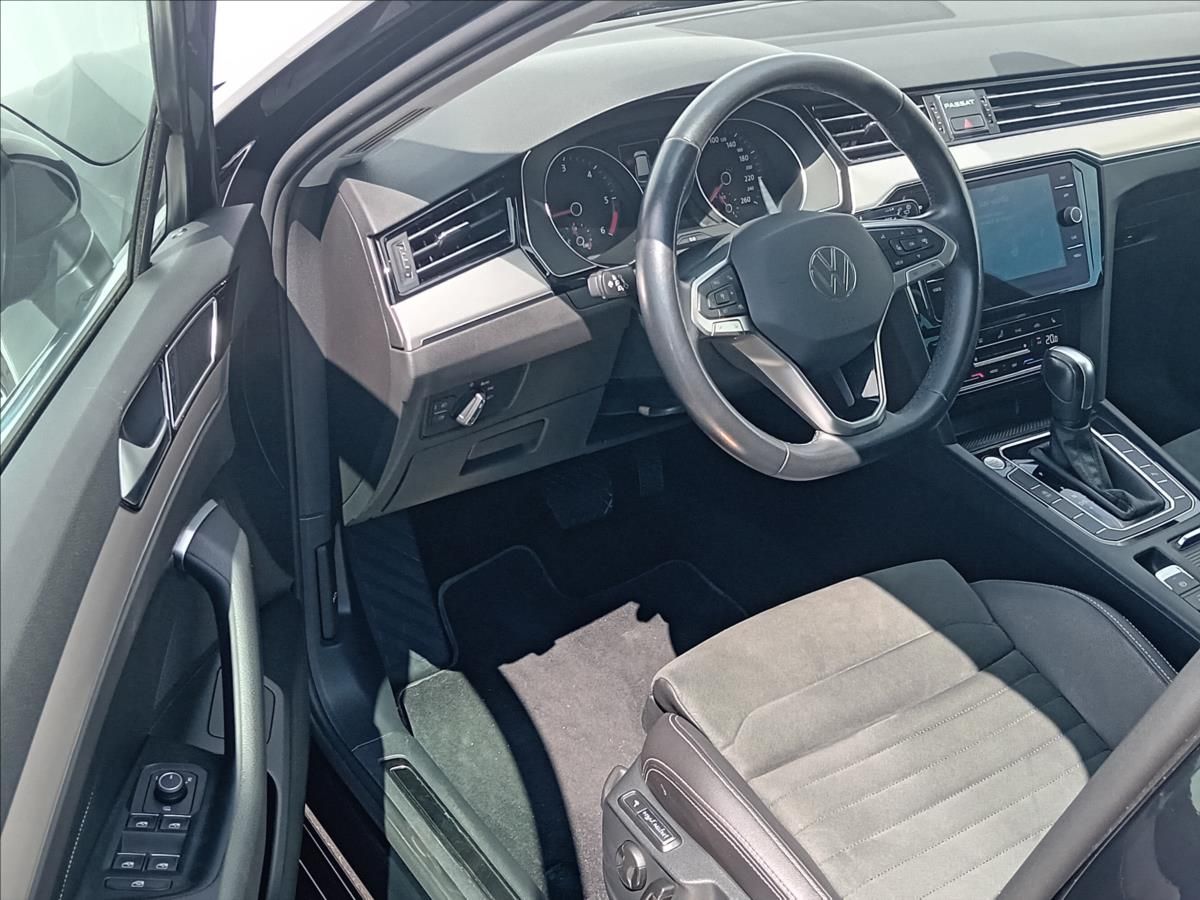 Volkswagen Passat Variant, 2,0 TDi 110kW 7DSG ELEGANCE  B - fotka 5