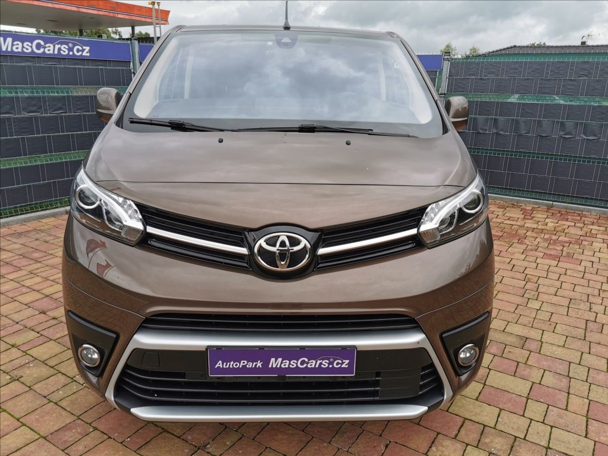 Toyota Proace Verso, 2,0D 180K 130kW L2 VIP - fotka 2