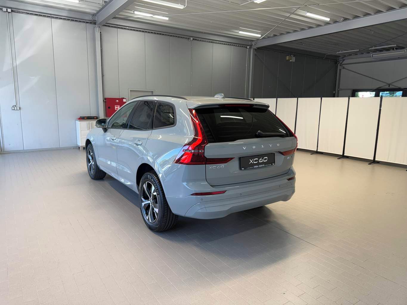 Volvo XC60, B5 2.0L 250+14 HPAT8 AWD CORE - fotka 3