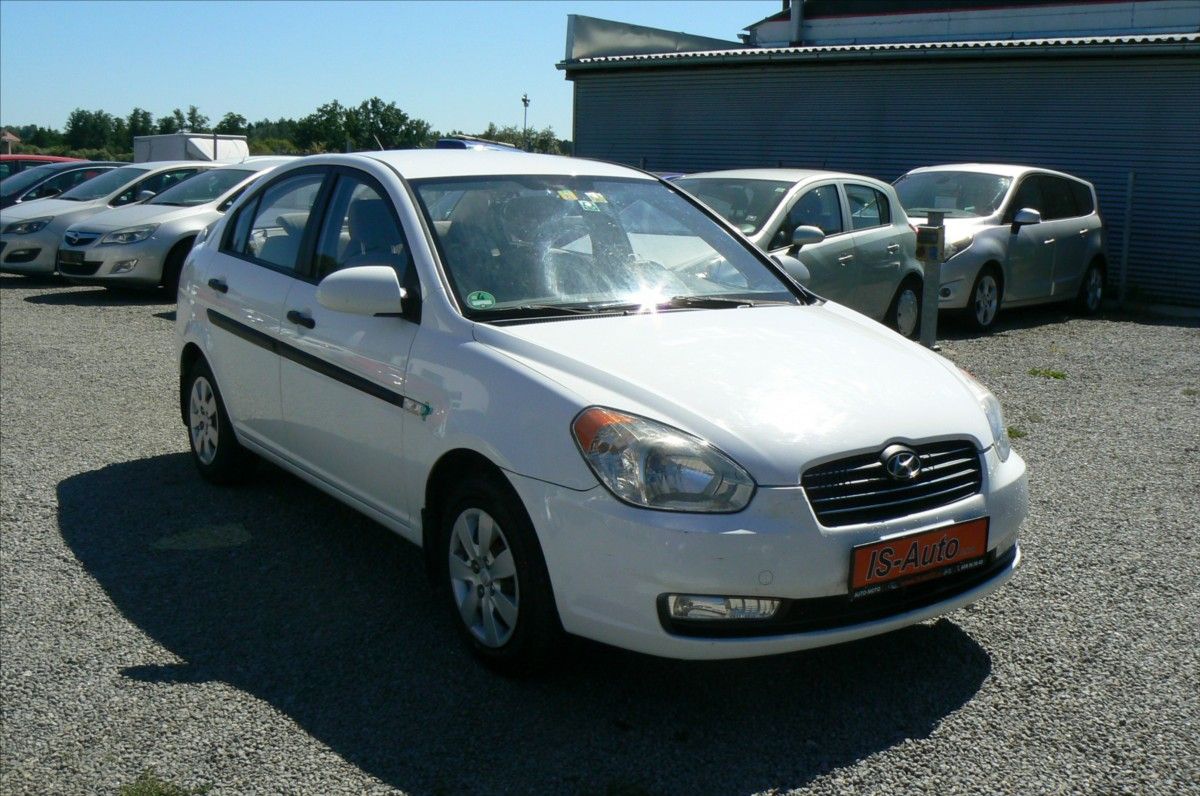 Hyundai Accent, 1,5 CRDi - fotka 2