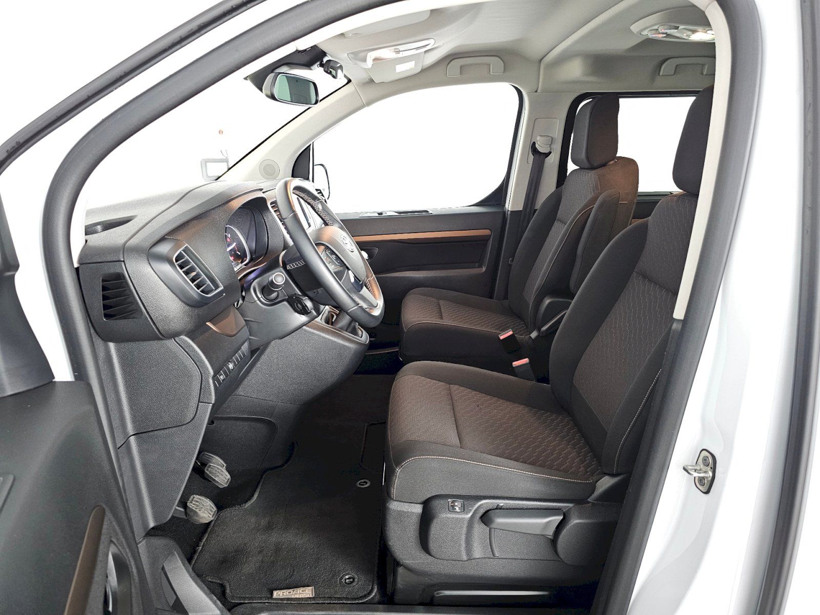 Toyota Proace Verso, 2.0D 140k L1 FAMILY 8S WEBASTO - fotka 6