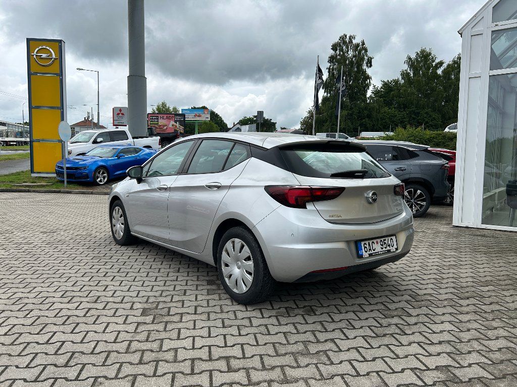Opel Astra, Enjoy 1,4 Turbo 92kW MT6 - fotka 3