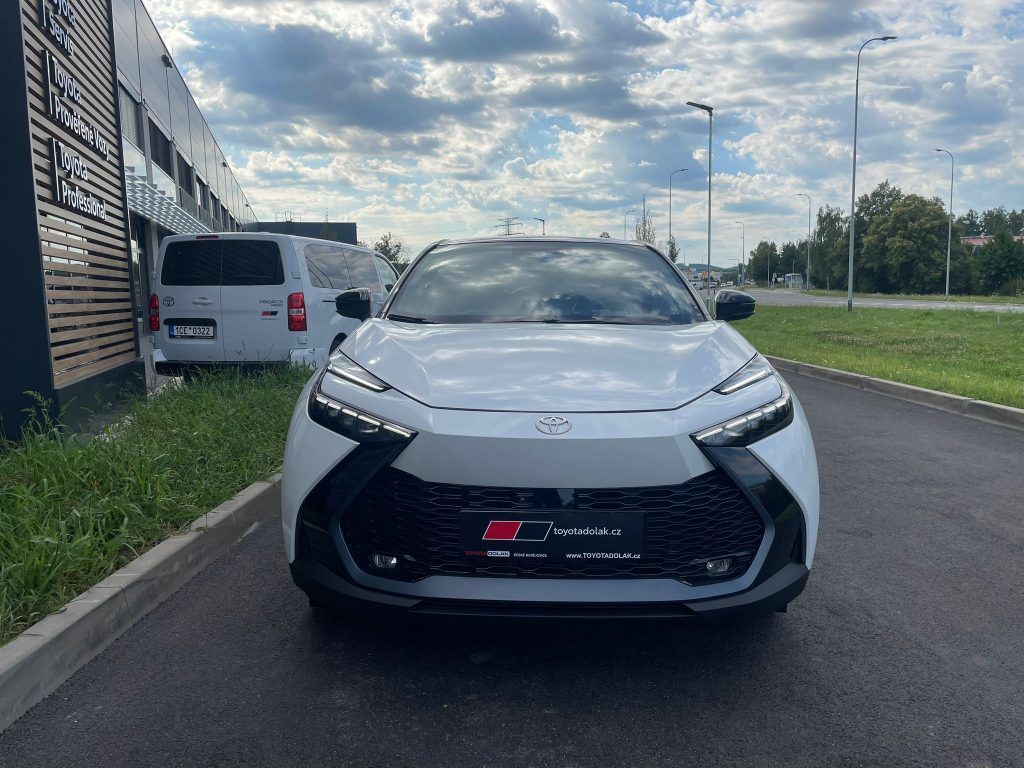 Toyota C-HR, 2.0 Hybrid 4x4 Executive Prem - fotka 2