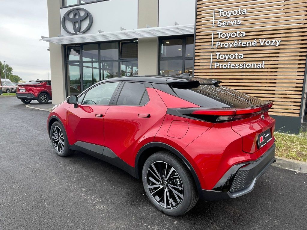Toyota C-HR, 2.0 Plug In Hybrid Exe TechVIP - fotka 5