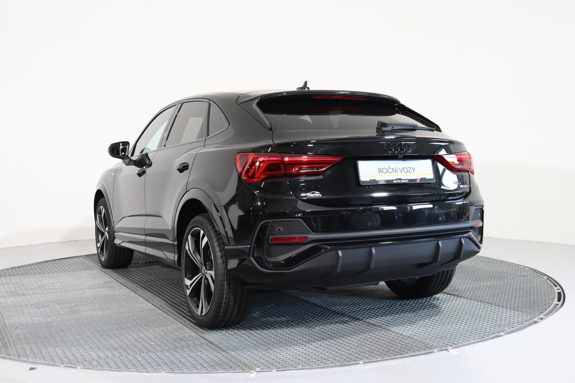 Audi Q3, Spb Sline 40 TDI quattro - fotka 4