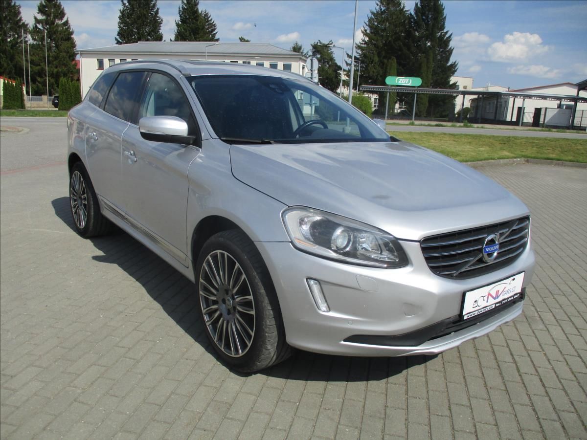 Volvo XC60, 2,4 D4 Summum AWD AT GPS Panor - fotka 6