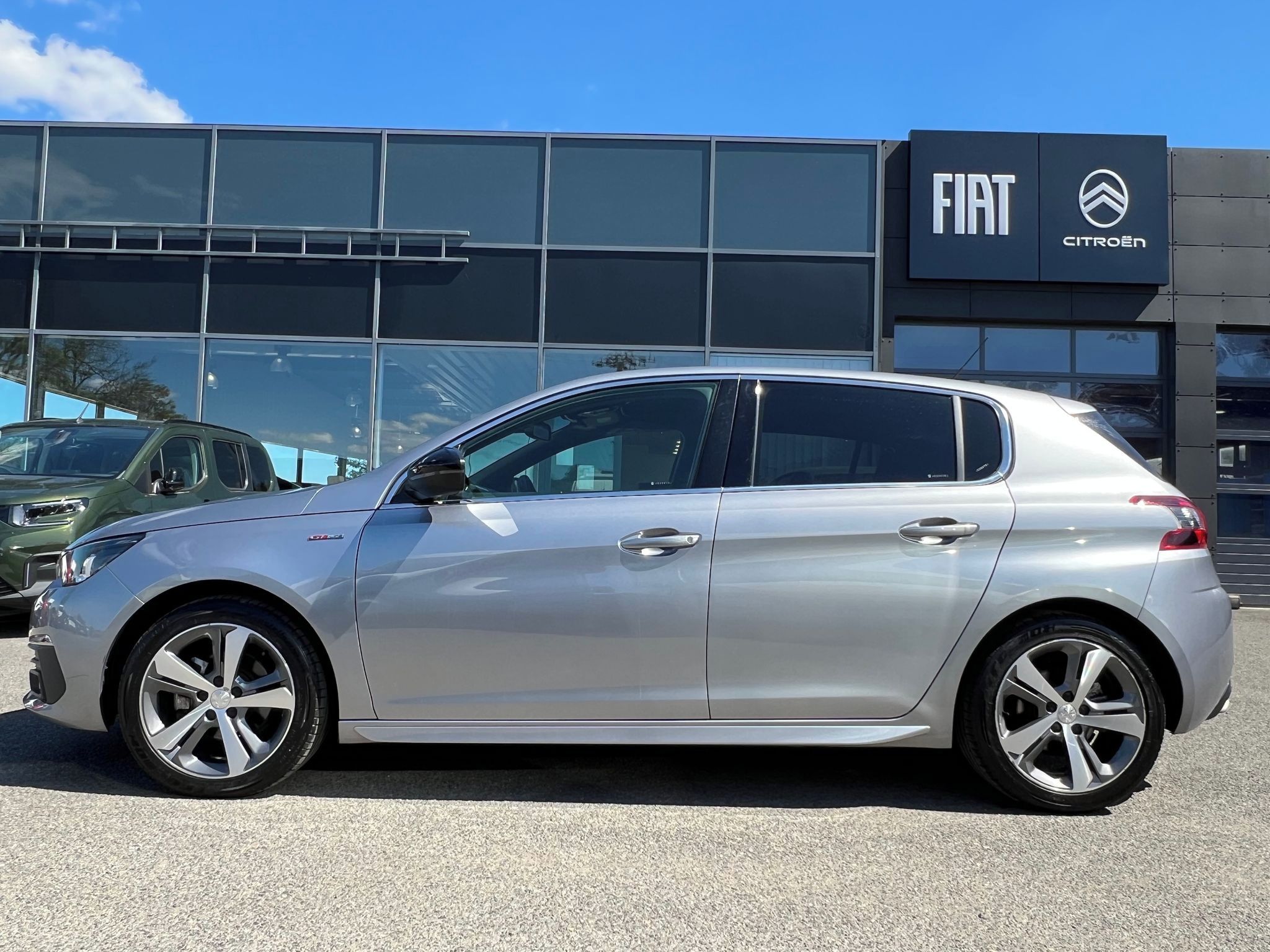 Peugeot 308, 1.2 130k GT LINE ZÁRUKA SERVIS - fotka 4