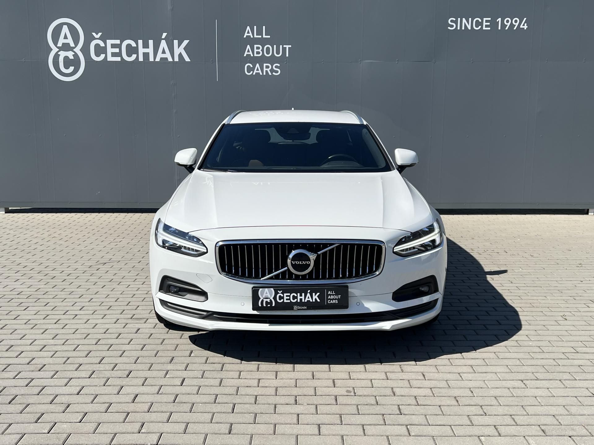 Volvo V90, 2.0d*145Kw*B4*AWD*Momentum - fotka 2